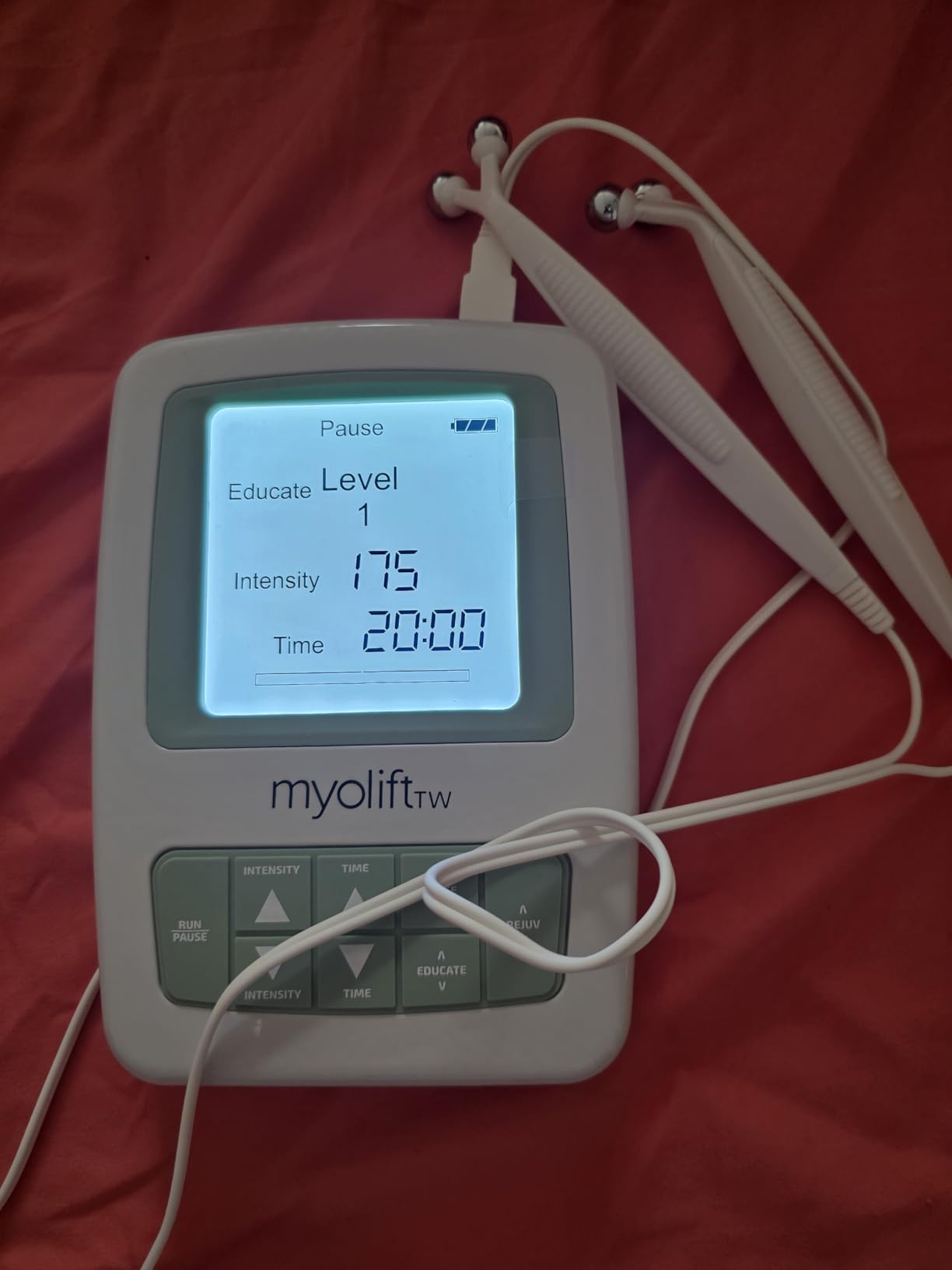 7E Wellness MyoLift TriWave Microcurrent Facial Device Kit | Complete 3-wave microcurrent facial kit with probes, masks, conductive gel and RePlenish spritzer customer photo 2