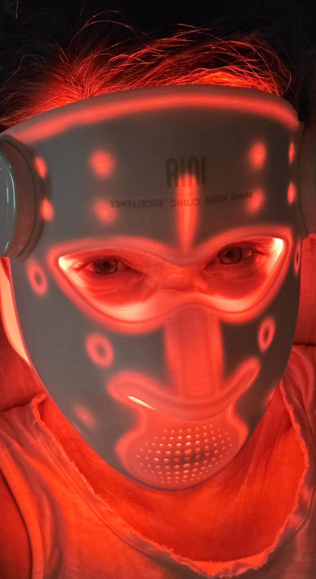 INIA Glow 4D Wireless Red Light Therapy Mask for face - Dual NIR, 320 LEDs, 4 Modes, Under-Eye Cooling, Cordless & Rechargeable LED Face Mask for Home & Travel, Skincare Gifts for Women Mom Wife, Blue customer photo 1