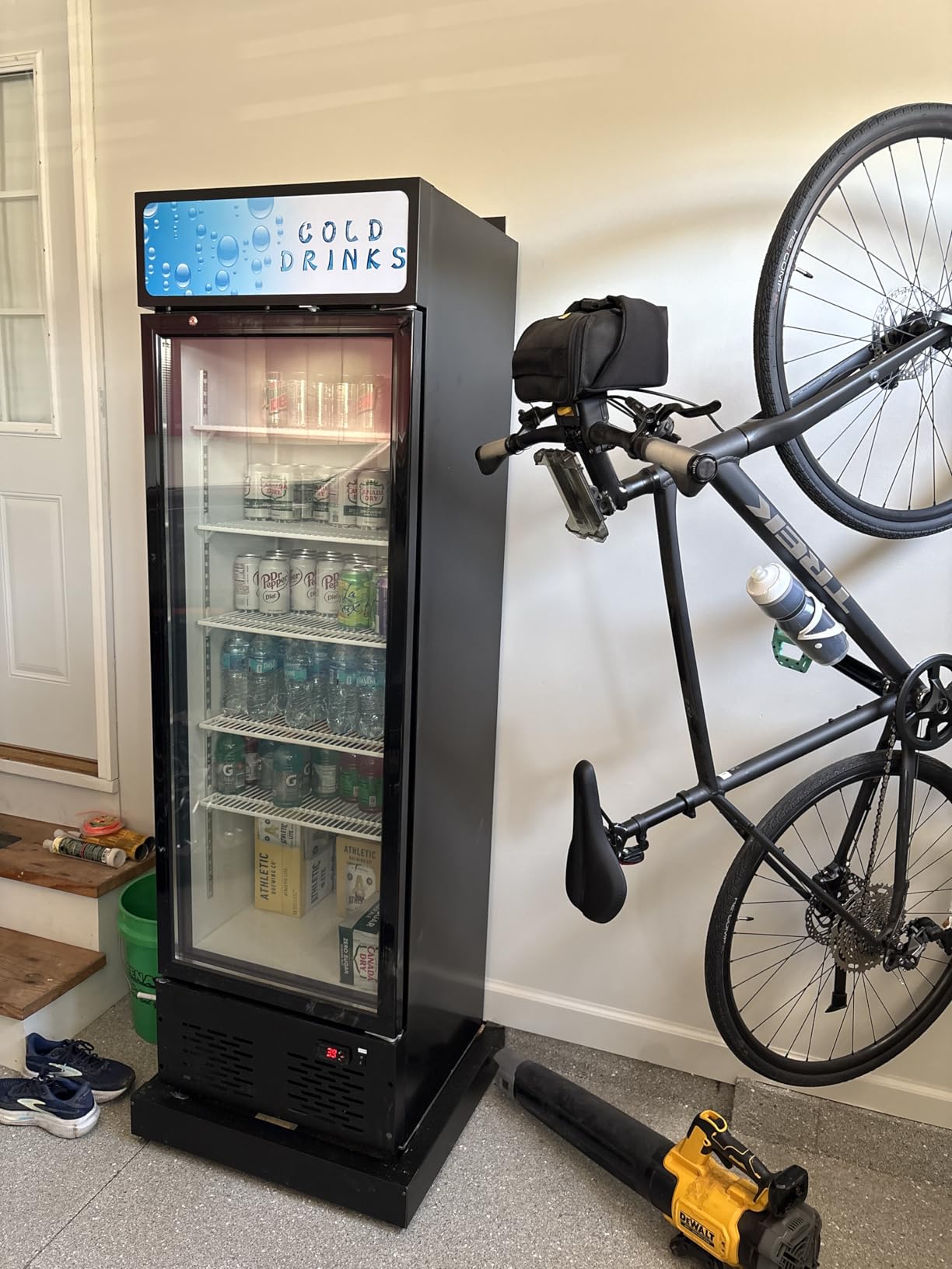 20.8''W Commercial Refrigerators, 11 Cu.ft. Glass Door Beverage Refrigerators Commercial Fridge Upright Display Cooler with Soft LED Light and Adjustable Shelves for Restaurant Grocery Stores customer photo 1