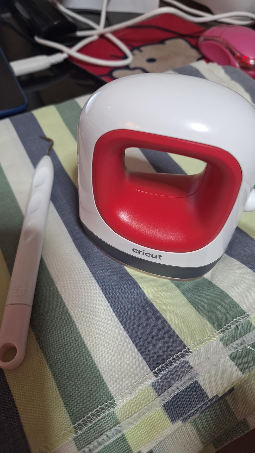 Cricut EasyPress Mini Heat Press - Raspberry | For Pressing Small Objects Like Shoes, Stuffed Animals, Hats & More - 3 Heat Settings & Precision Tip customer photo 1