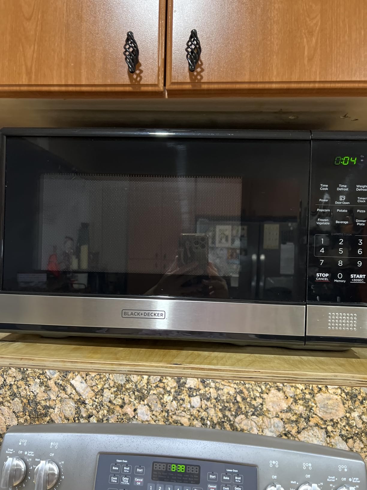 BLACK+DECKER Over-the-Range Microwave Oven with Air Fryer, 1.5 Cu.Ft, 900W | 6-in-1 Cooking Modes, Convection & Bake, Sensor Reheat, 300 CFM Vent, Air Fryer Combo, Stainless Steel customer photo 1