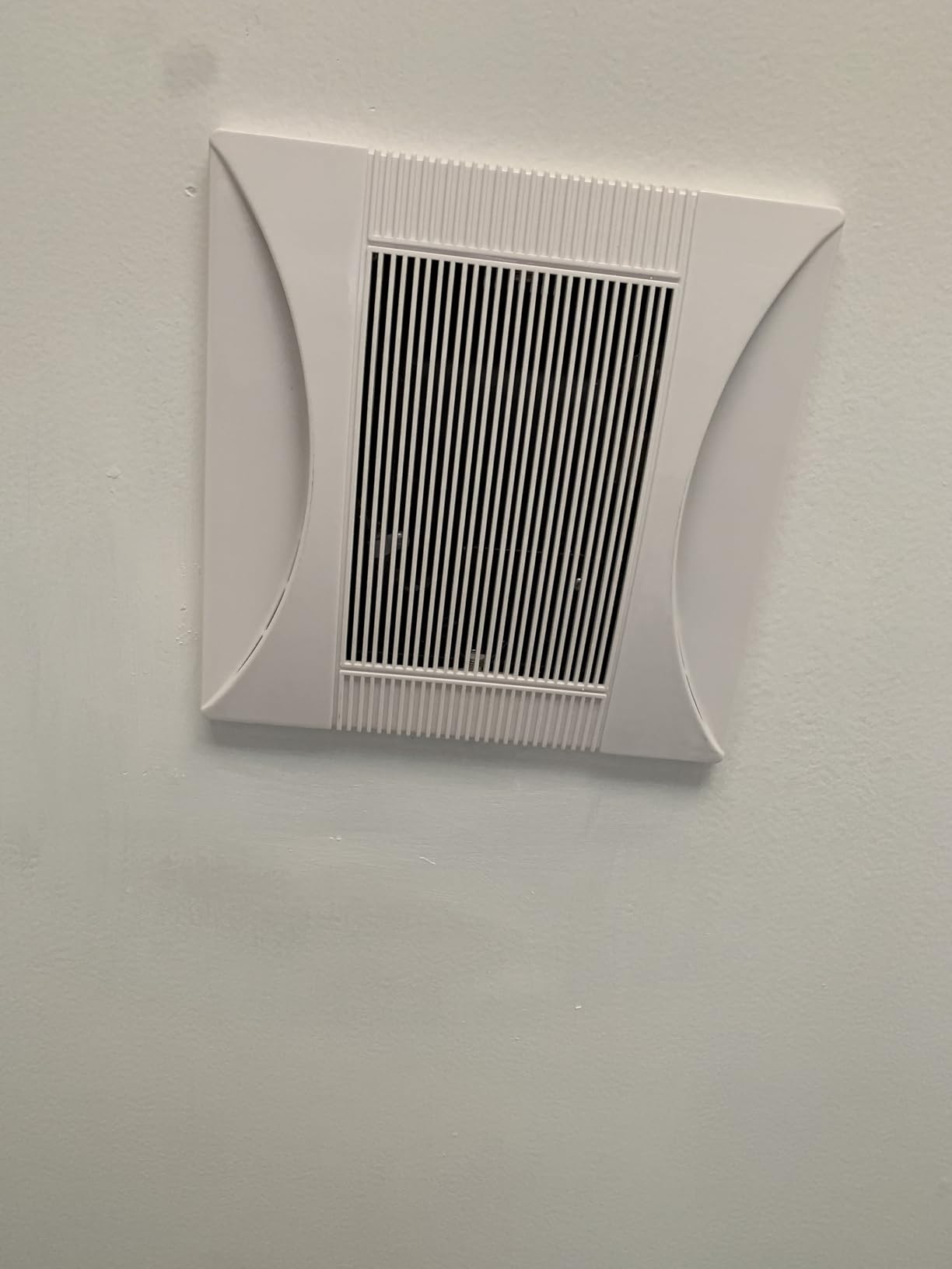 VEVOR Bathroom Exhaust Fan with Light and Heater, 80-90-110 CFM 1500W Bathroom Vent, 1.5 Sones Low-Noise, Premium DC Motor Ceiling Fan for Laundry Room, Storage Room, Home Ventilation, White customer photo 1