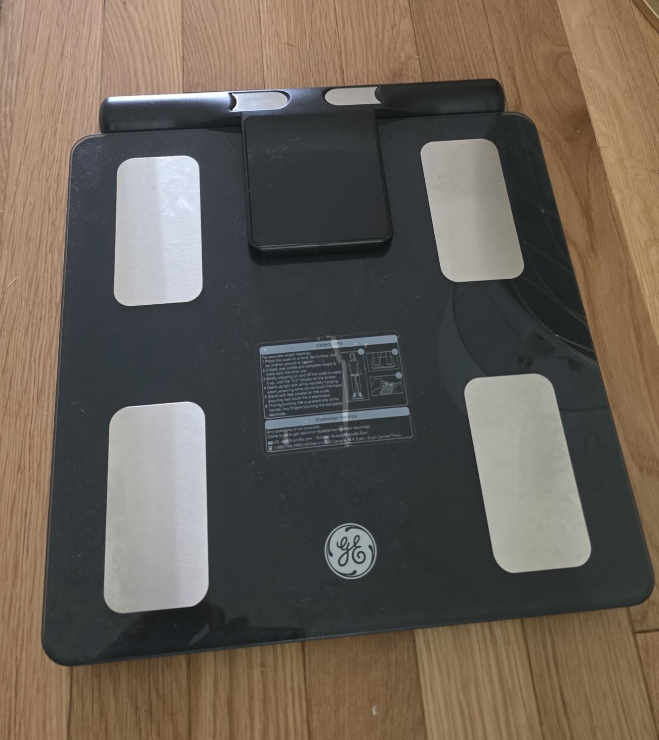 GE Smart Scale for Body Weight: 8-Electrode Full Body Composition Analysis with BMI, Body Fat, Muscle Mass, Digital Bathroom Scale with Large Handle Display, Bluetooth App Sync, Black customer photo 2
