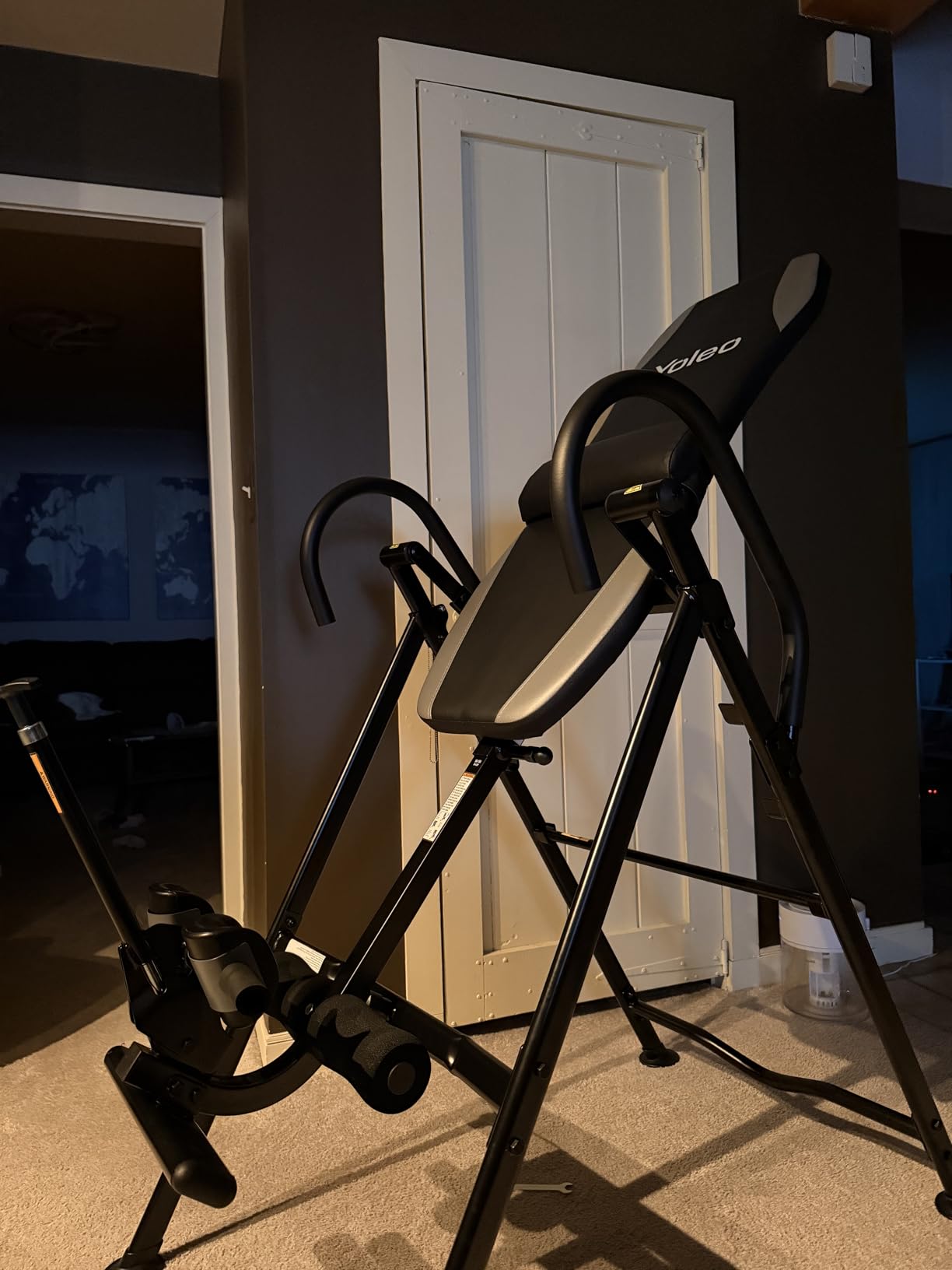 YOLEO Gravity Inversion Table for Back Pain Relief 2026 New Inversion Table w/Lumbar Support Easy to Assemble Back Stretcher Machine 300 lbs customer photo 2