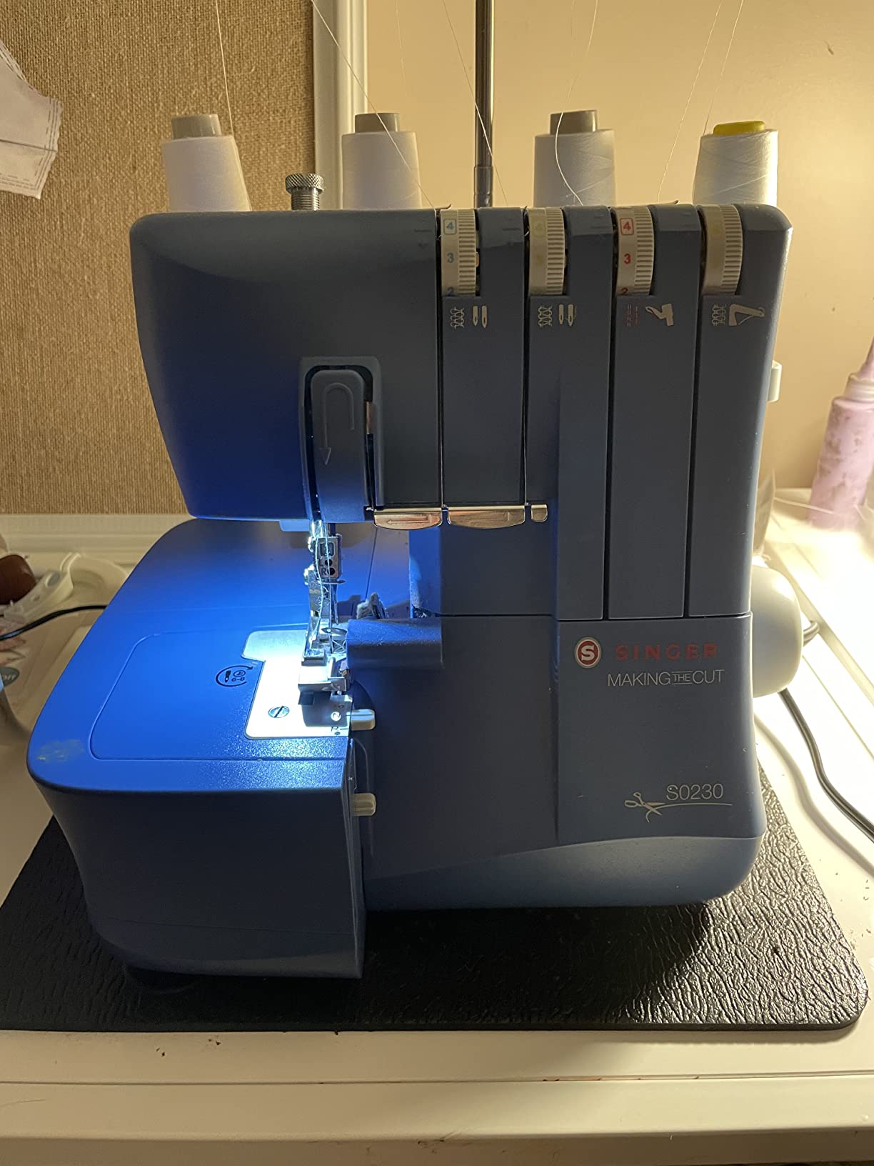 SINGER S0230 Navy Blue High Speed Overlock Serger, 2-3-4 Thread Capability, 1300 stitches/min, differential feed, professional seam finish customer photo 2