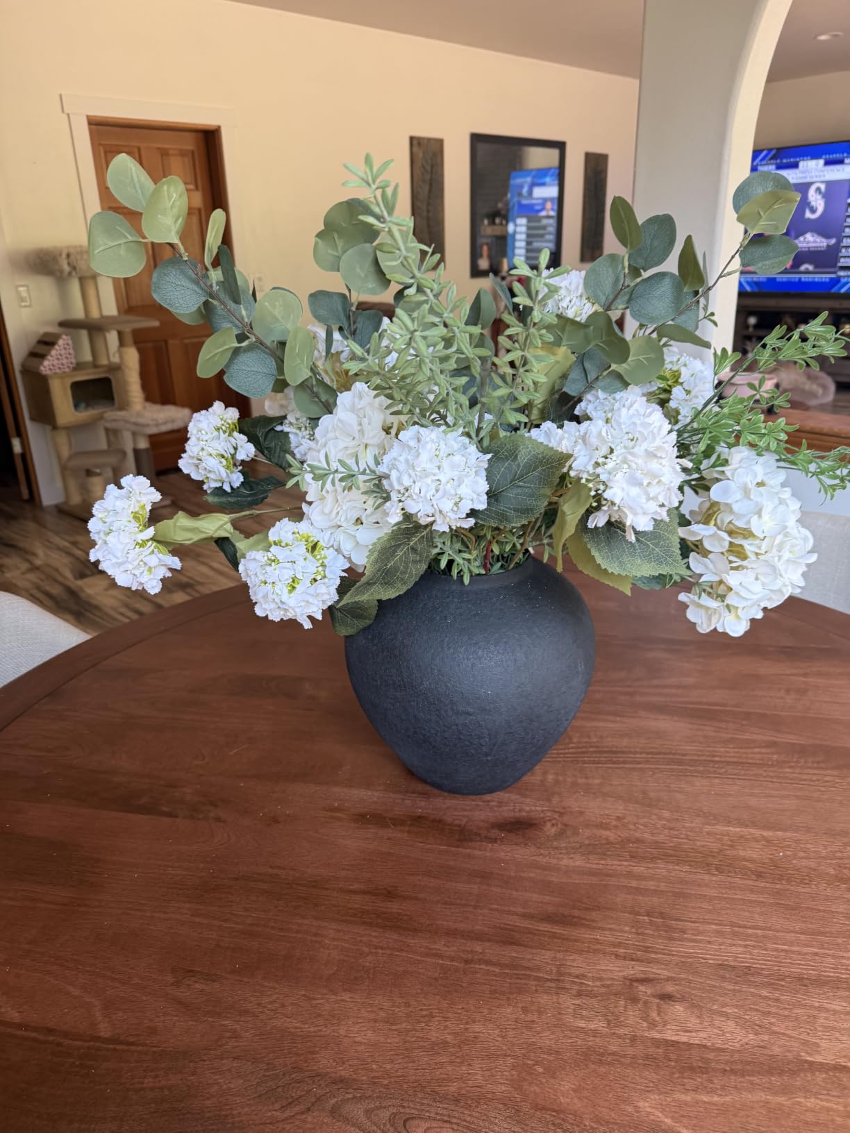 Faux Arrangement - Eucalyptus & White Hydrangea Flowers, Large Artificial Floral Greenery Centerpieces for Tables, Modern Farmhouse Decor for Dining Room, Kitchen & Coffee Table, 30 inches Tall customer photo 2