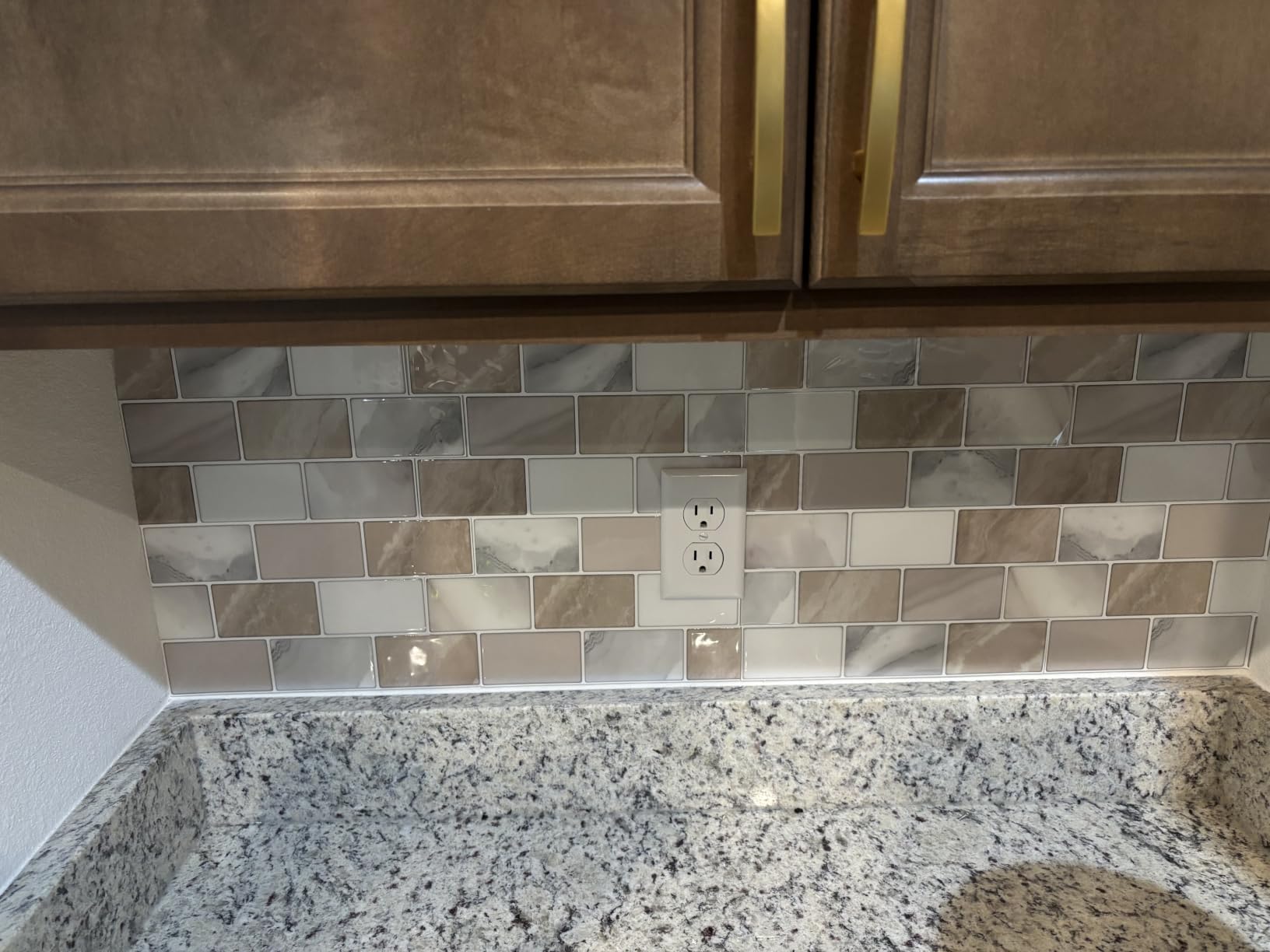 Art3d 10-Pack Subway Peel and Stick Backsplash, White with Silver Grout | 12 x 12 Inch, Thickened Design, No Warping, Durable, Self-Adhesive, for Kitchen, Bedroom Decor customer photo 2