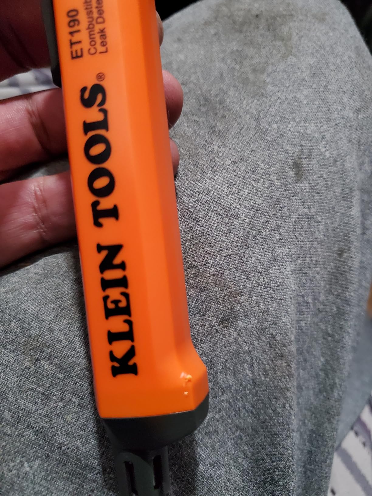 Klein Tools ET190 Gas Leak Detector, Wide Detection Range, Audible and LED Alerts, Slim and Lightweight customer photo 2