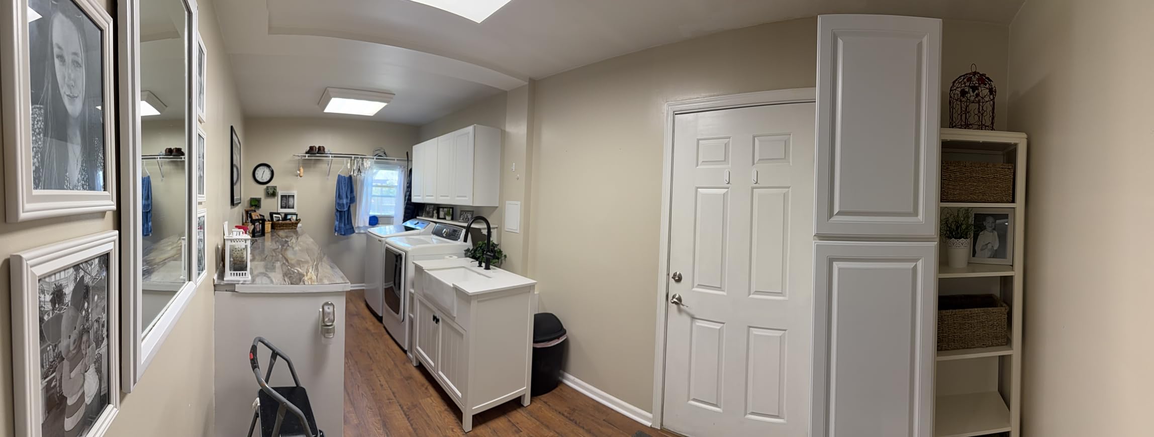48 Inch Bathroom Vanity with Sink, Freestanding Single Sink Bathroom Vanities with Soft Close Doors & Drawers, Carrara Stone Top & Backsplash, No Assembly Required, Black customer photo 2