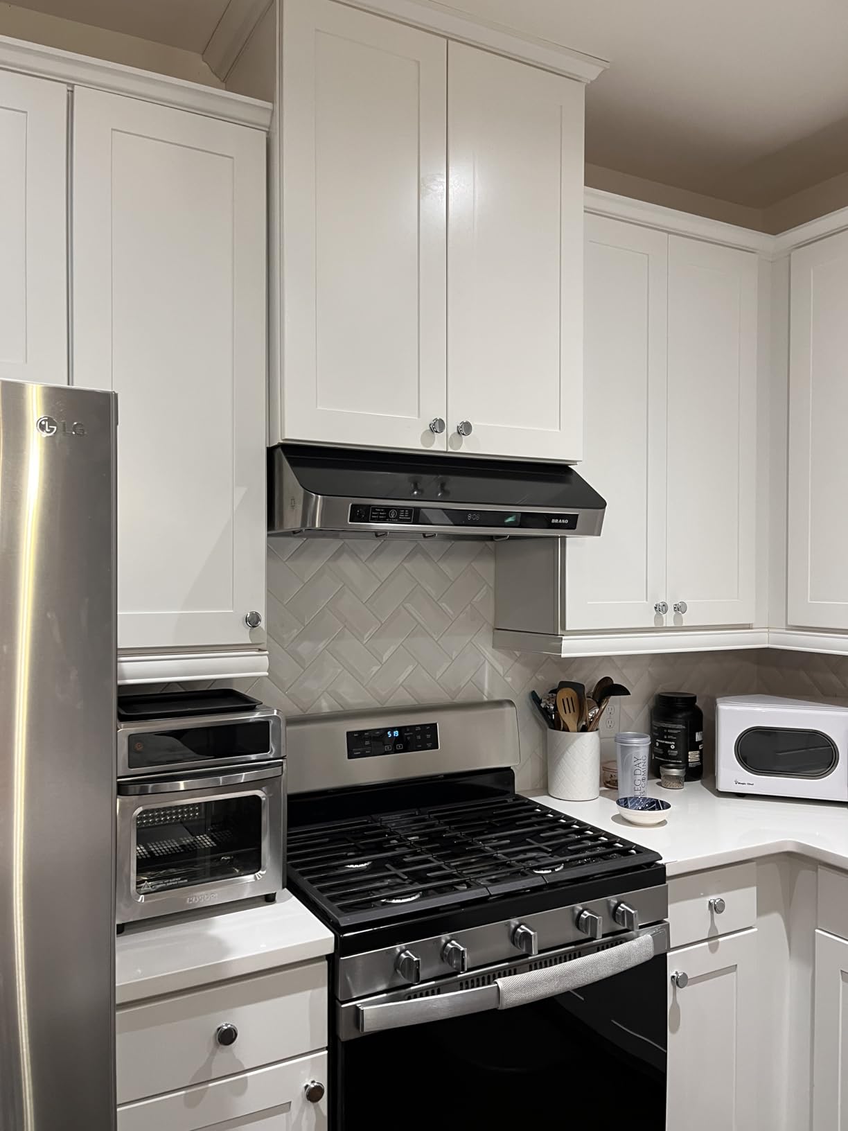 BRANO Under Cabinet Range Hood 30 Inch, 1200 CFM Powerful Kitchen Hood with 6-Speed Fan, Stainless Steel Ducted Vent Hood with Voice/Gesture/Touch Control & Memory Function for Modern Kitchens customer photo 1