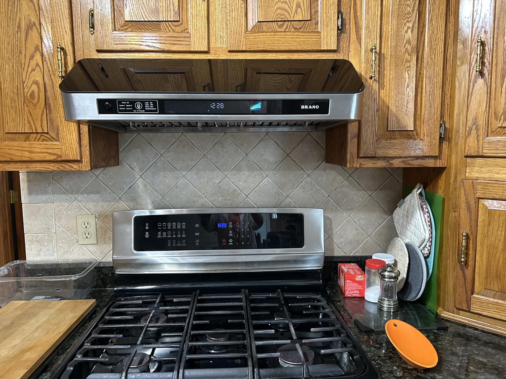 BRANO Under Cabinet Range Hood 30 Inch, 1200 CFM Powerful Kitchen Hood with 6-Speed Fan, Stainless Steel Ducted Vent Hood with Voice/Gesture/Touch Control & Memory Function for Modern Kitchens customer photo 2