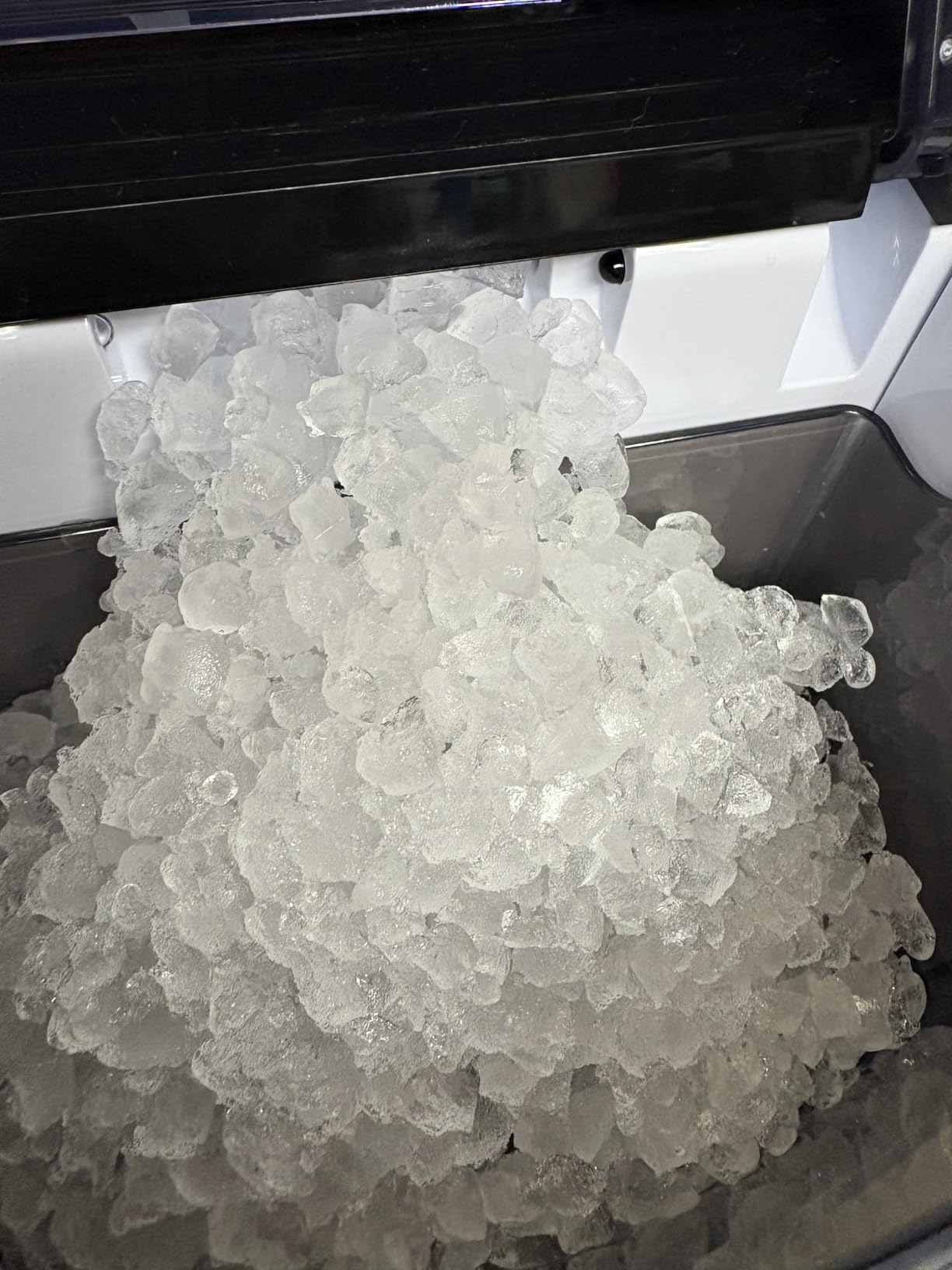 Euhomy Countertop Nugget Ice Maker, 35lbs Daily Sonic Crushed Ice Machine, Ice Ready in 5 Mins, Dual-Pump Self-Cleaning, Detachable Lid, Pebble Ice Maker with Basket, Scoop, 4 Packs Cleaner, Grey customer photo 2