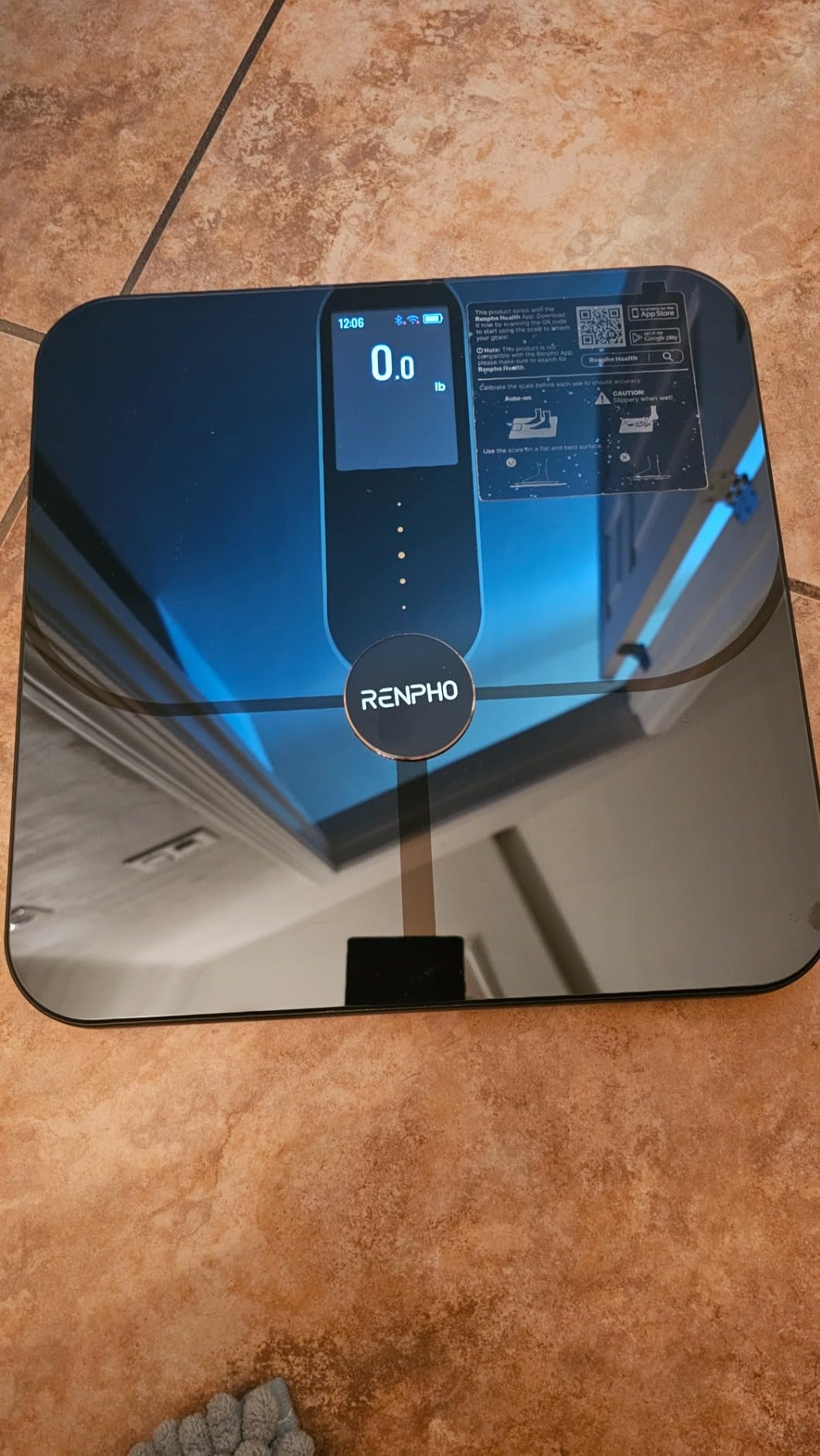 RENPHO MorphoScan Lite Body Composition Scale with Handle, Clear Display | Smart Scale with BMI, Body Fat, Muscle Mass, 8-Electrode Scale with Health App, 50+ Metrics, Digital Bathroom Scale, Home Use customer photo 2