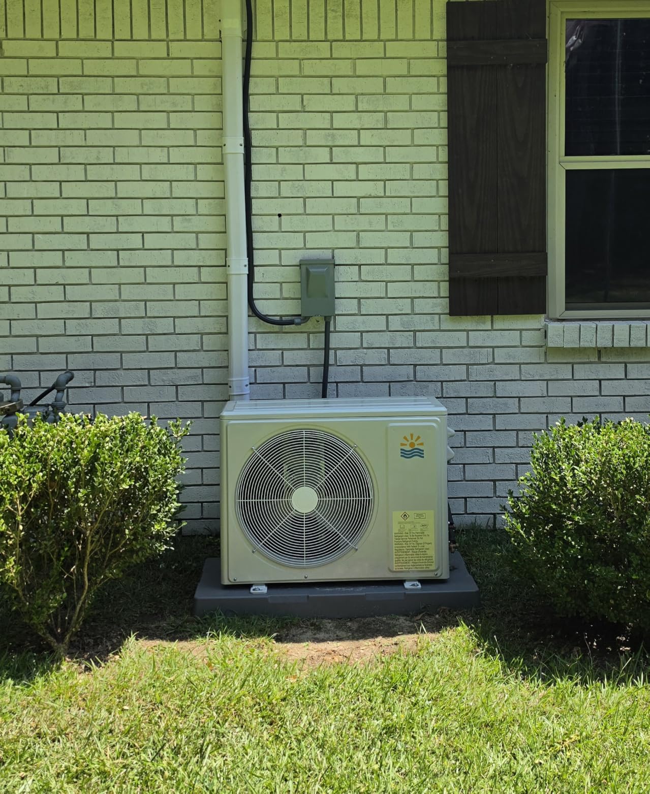 12000 BTU Mini Split AC & Heating System, Heat Pump, 19 SEER2, 115V | AHRI Certified, ductless inverter design, pre-charged, high energy efficiency, cooling & heating for rooms up to 750 sq. ft. customer photo 2
