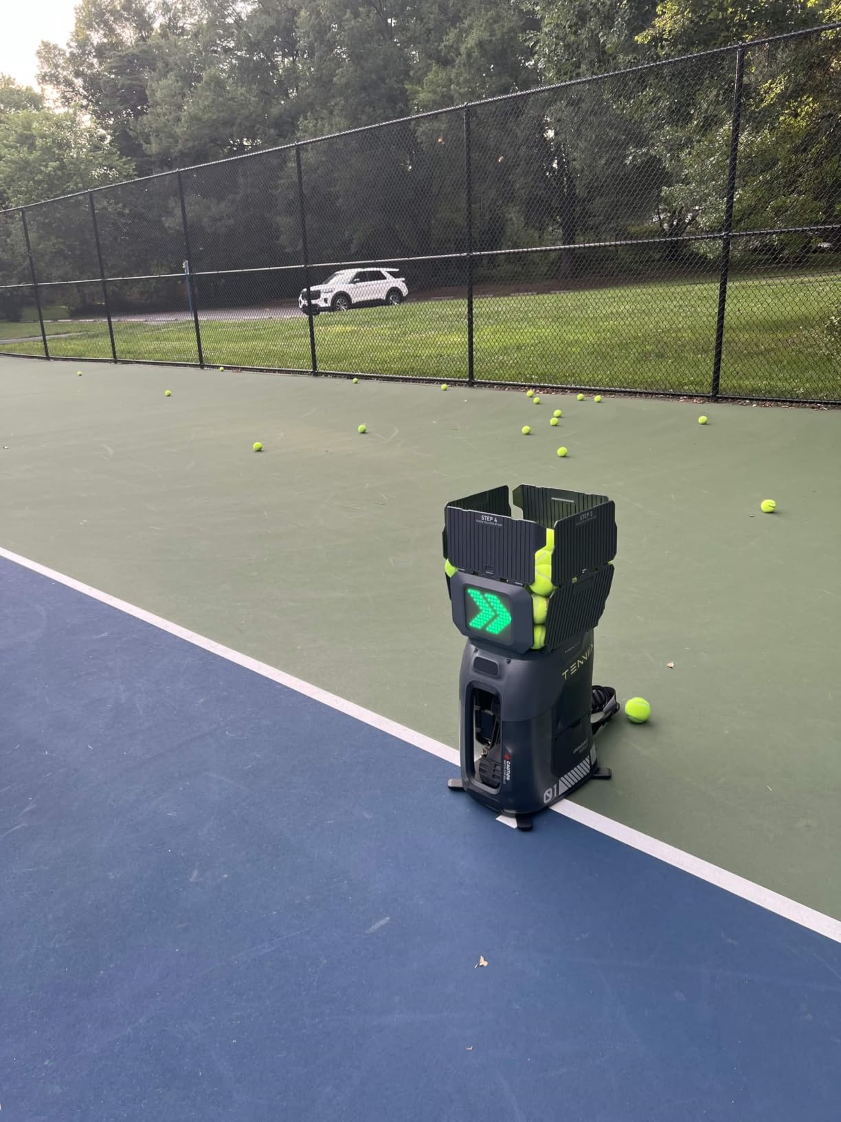 Basic Tennis Ball Machine, 18.7LB Portable Tennis Robot, 4H Runtime & 100+ Ball Capacity, Smart App & Voice Control, Multi-Training Mode, LED Display, 75MPH, Ideal for Beginners & Pro customer photo 1