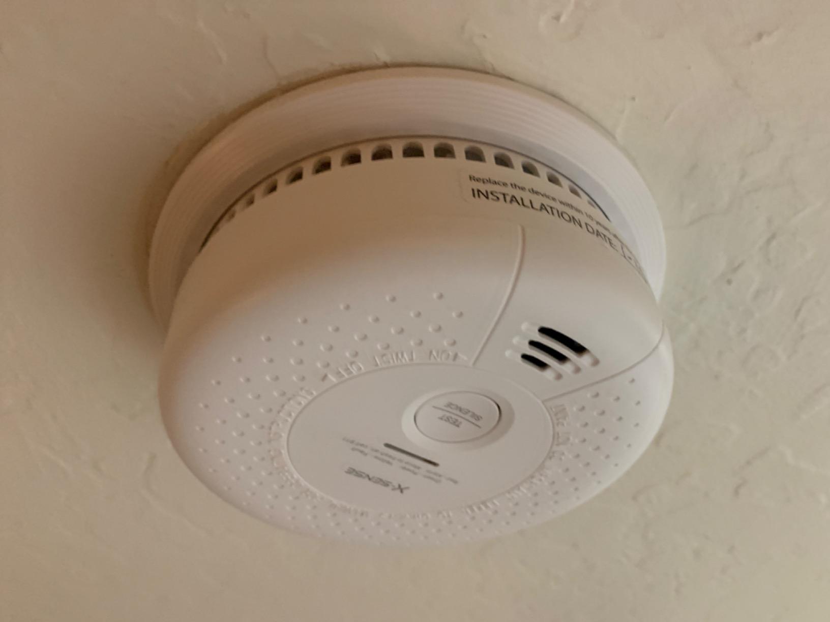 X-Sense Wi-Fi Radon Detector for Home with APP Notification, Model XR0A-iR | Deeper Trends in App, Easy to Use, Zero Lab Fees, No Installation Required, Continuous Monitoring customer photo 2