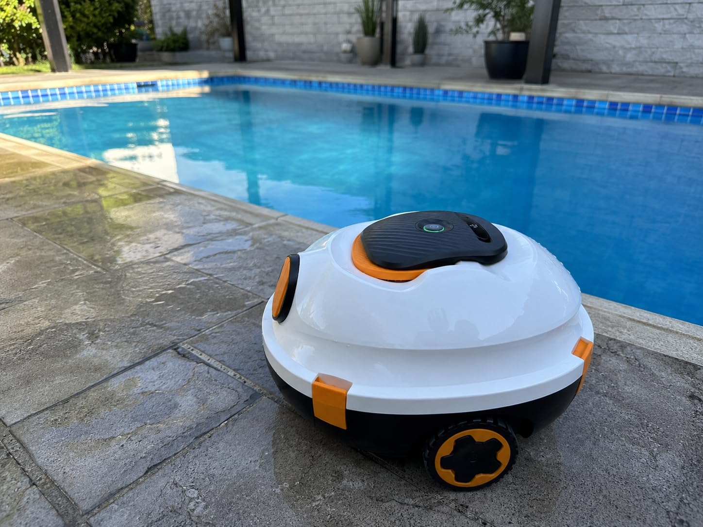Y20 Robotic Pool Cleaner, Cordless Pool Vacuum for Above & Inground Pools | 150 Min Runtime | Powerful Dual Motors | Smart Navigation | Auto-Parking, Pool Vacuum Robot for Flat Pools up to 1300 Sq.Ft customer photo 1