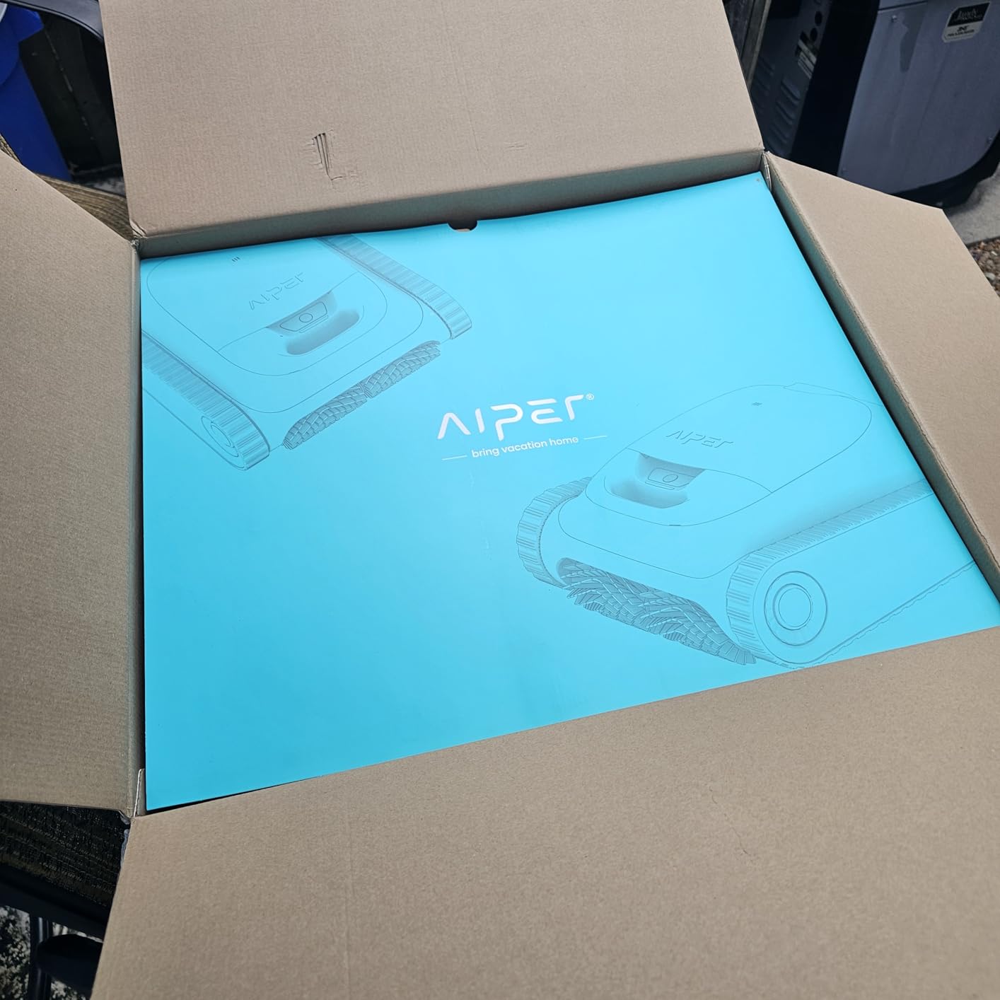 (2026 Upgrade) Aiper Scuba S1 Robotic Pool Cleaner, 270 Min Runtime, Floor/Wall/Waterline/Shallow Area Cleaning, Ultra-fine Filter, Smarter Navigation, High-Precision Sensors, App Support-Black customer photo 1