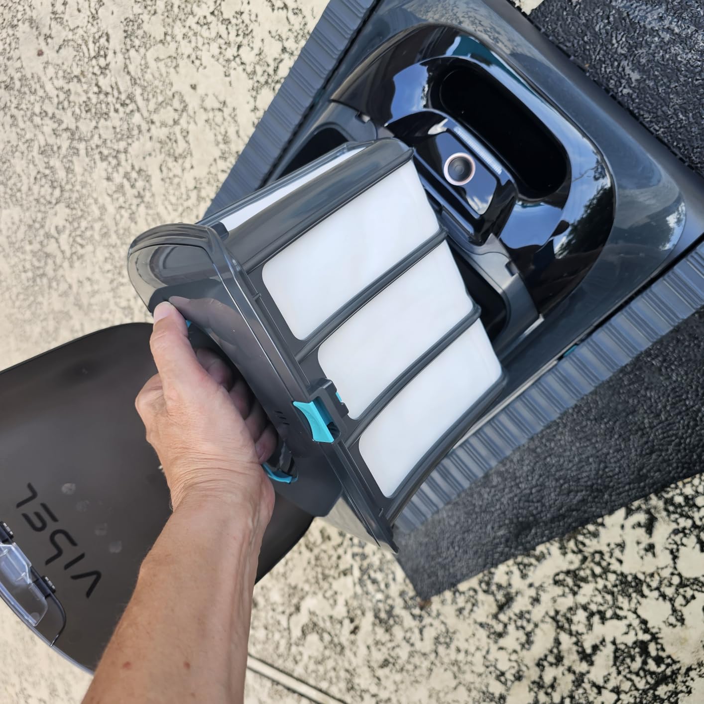 (2026 Upgrade) Aiper Scuba S1 Robotic Pool Cleaner, 270 Min Runtime, Floor/Wall/Waterline/Shallow Area Cleaning, Ultra-fine Filter, Smarter Navigation, High-Precision Sensors, App Support-Black customer photo 2
