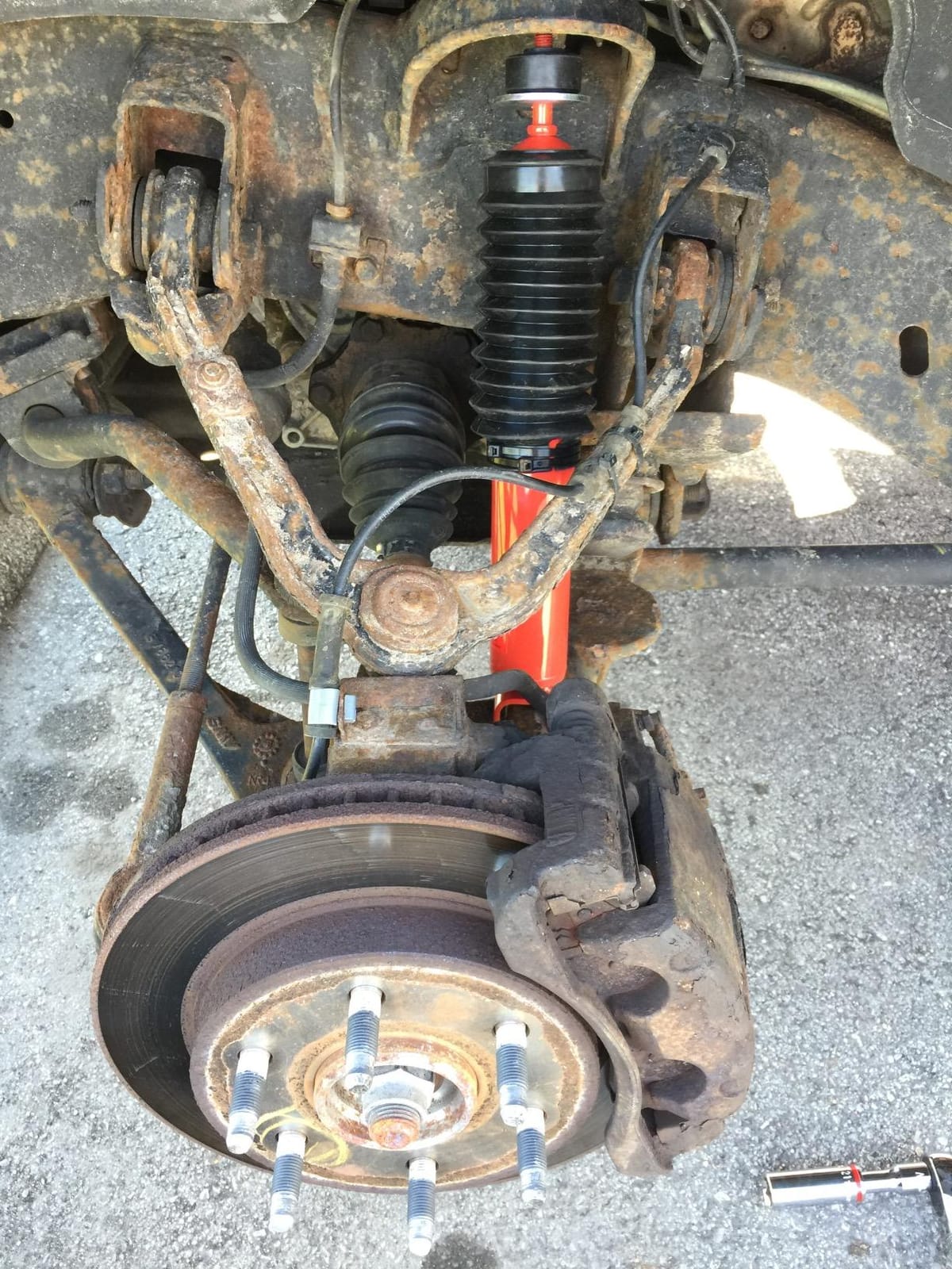 KYB 565104 MonoMax Gas Shock, Red customer photo 1