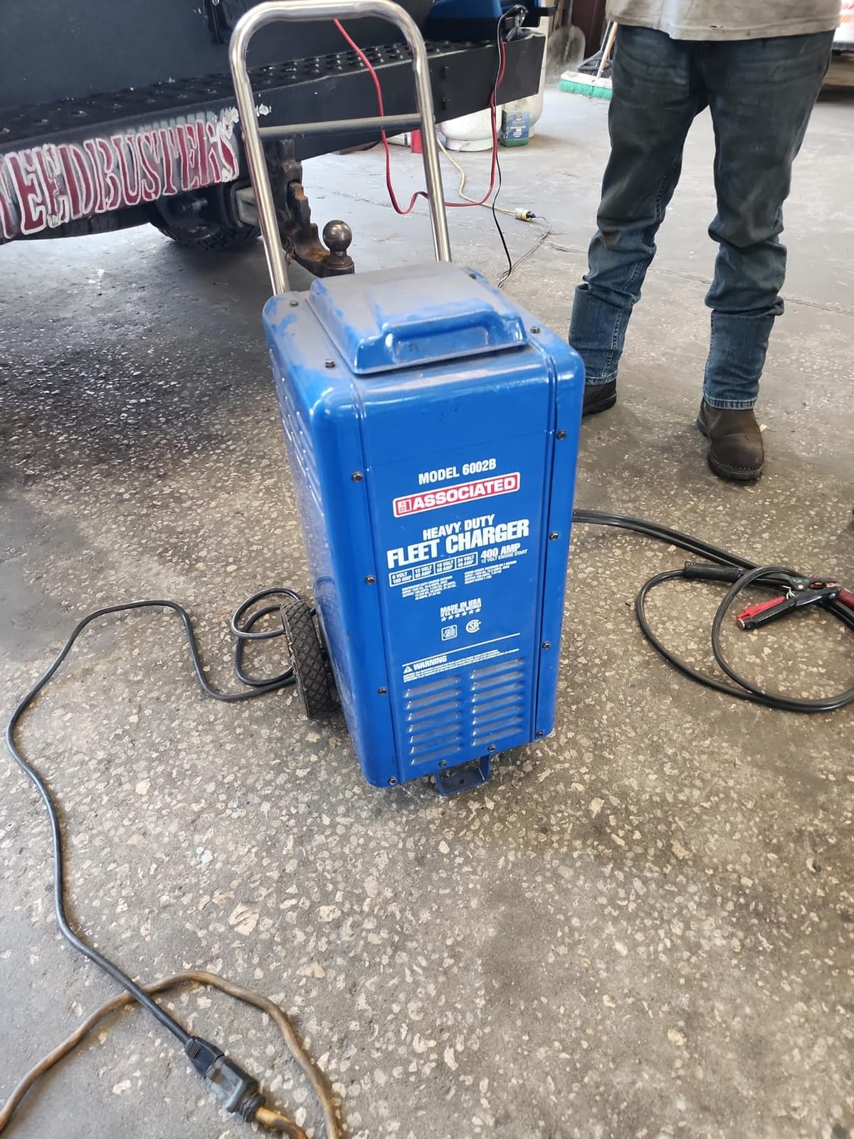 Associated Equipments 6002B 6/12/18/24V 100/80/50/40 Amp 400 Amp Charger Cranking Assist with Wheels customer photo 2