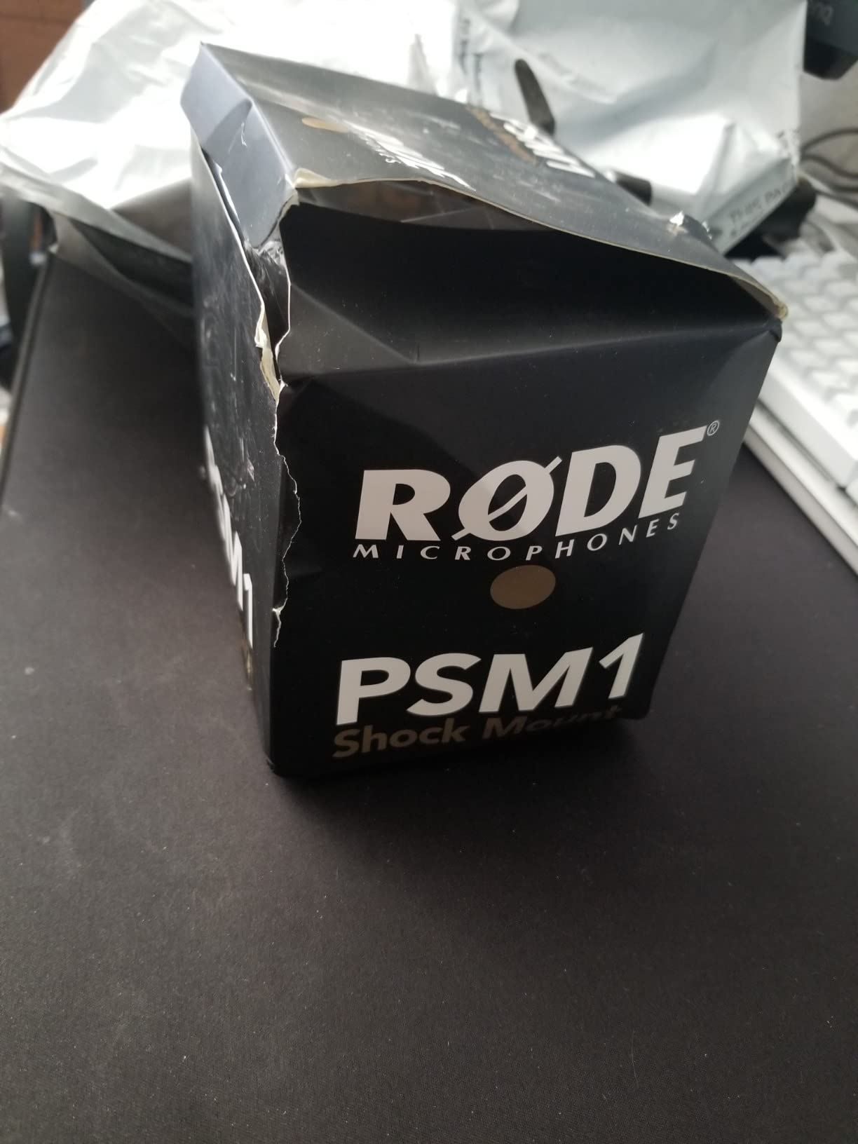 RØDE PSM1 Shock Mount for PodMic, Podcaster & Procaster Microphones | Vibration isolation with secure grip for studio recording customer photo 1