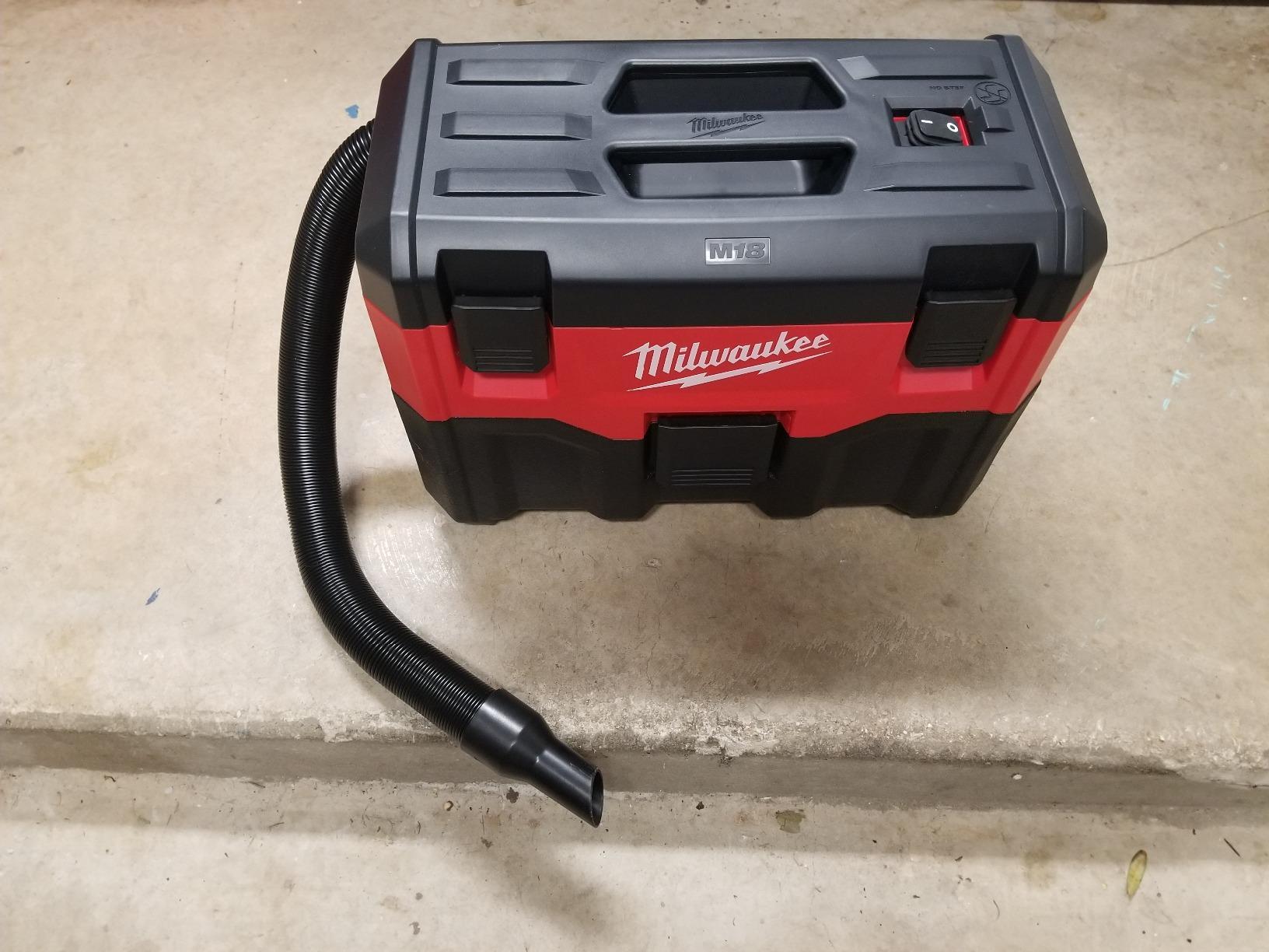 Milwaukee 0880-20 18-Volt Cordless Wet/Dry Vacuum, Red customer photo 2