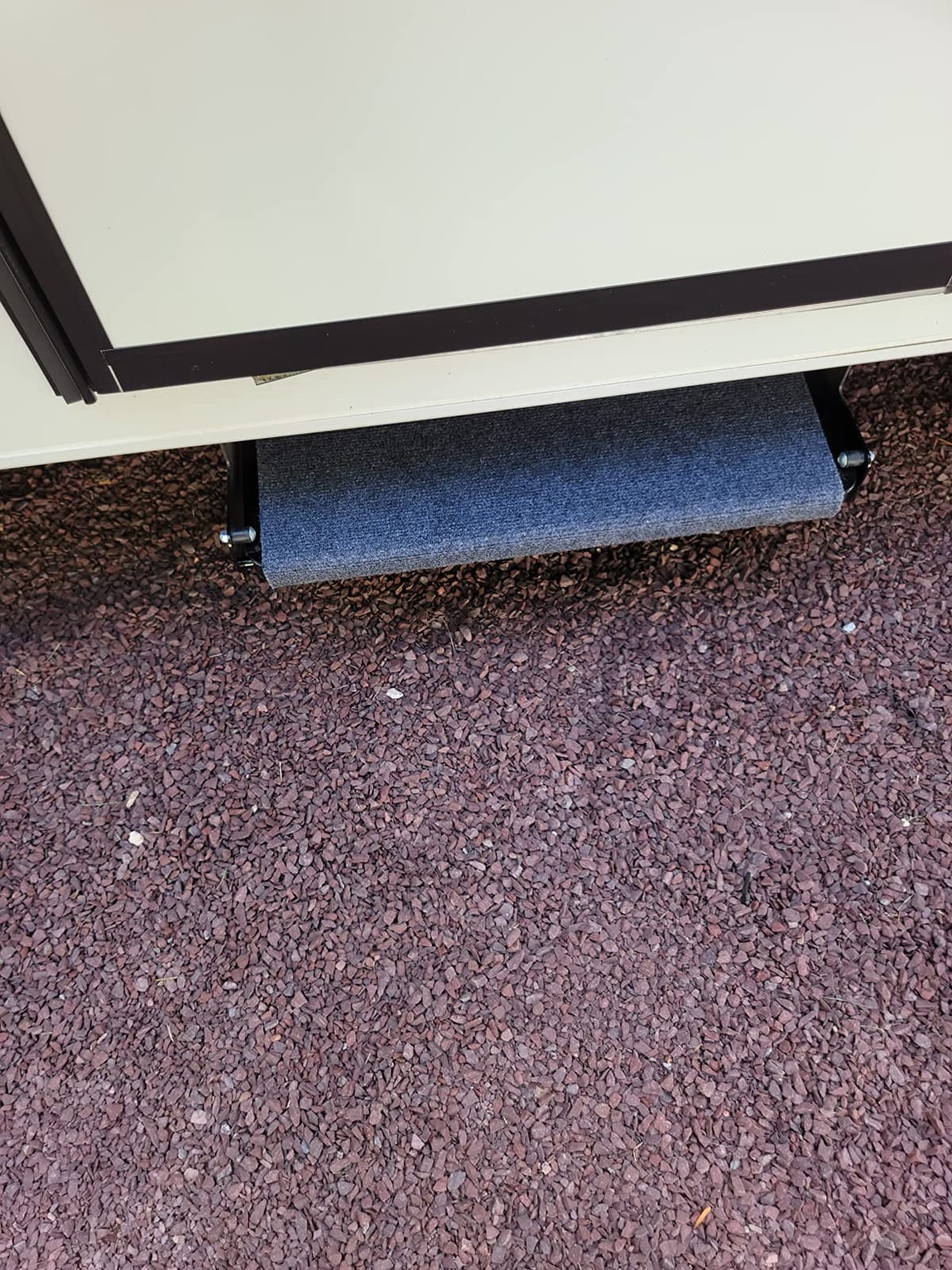Camco Wrap Around Step Rug- Protects Your RV from Unwanted Tracked in Dirt, Works on Electrical & Manual RV Steps - Extra Large - 23 inch - Gray - (42935) customer photo 1