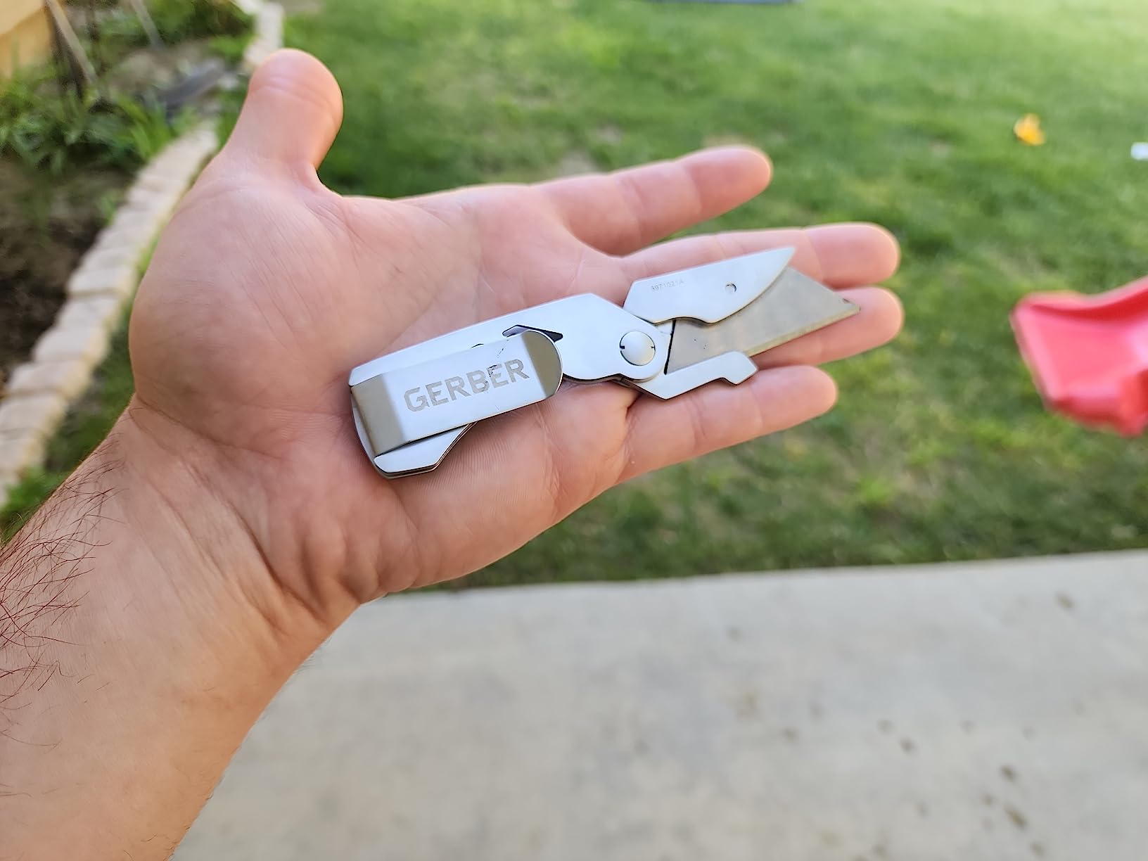Gerber Gear EAB Lite Pocket Razor Knife with Money Clip - EDC Gear Folding Stainless Steel Utility Knife with Box Cutter Blade for Everyday Carry customer photo 2