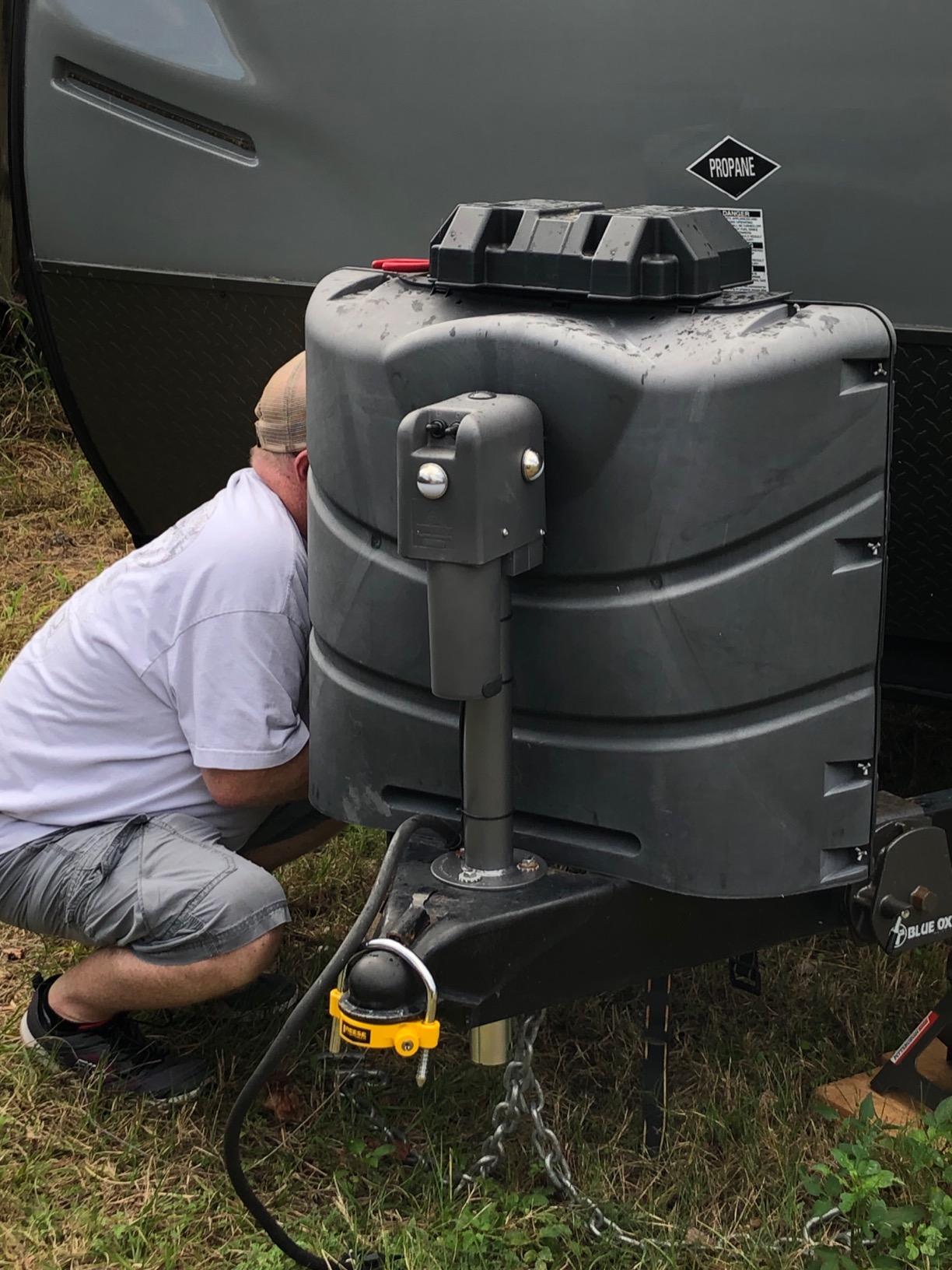 Husky HB4500 4500 lbs. Brute Power Jack, Hammer Gray Finish customer photo 2