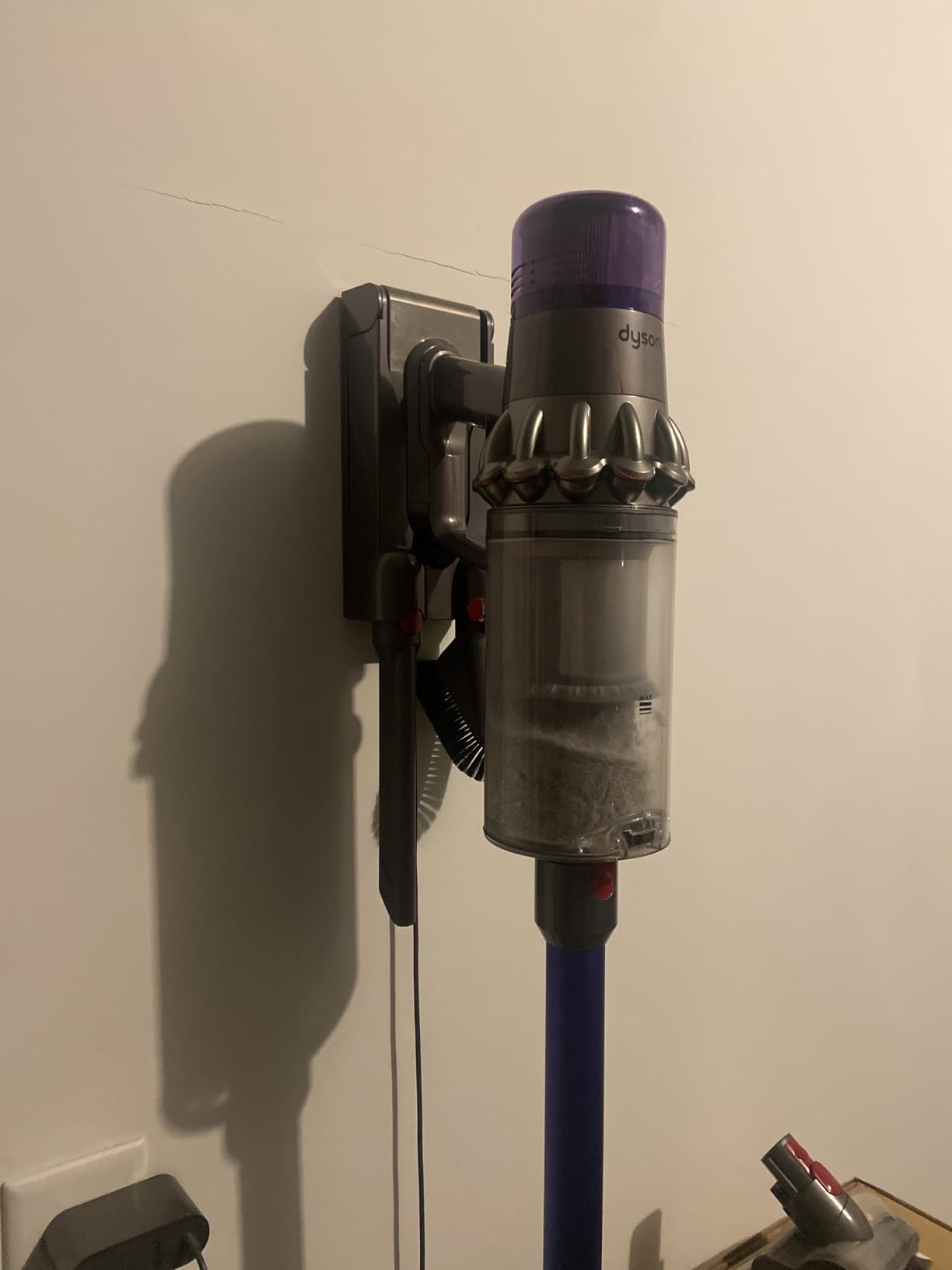 Dyson V11 Origin Cordless Vacuum, 185AW, 3 Power Modes, Up to 60 Minutes, Deep Cleans Hard Floors and Carpets, Detangles pet Hair, Converts to Handheld customer photo 1