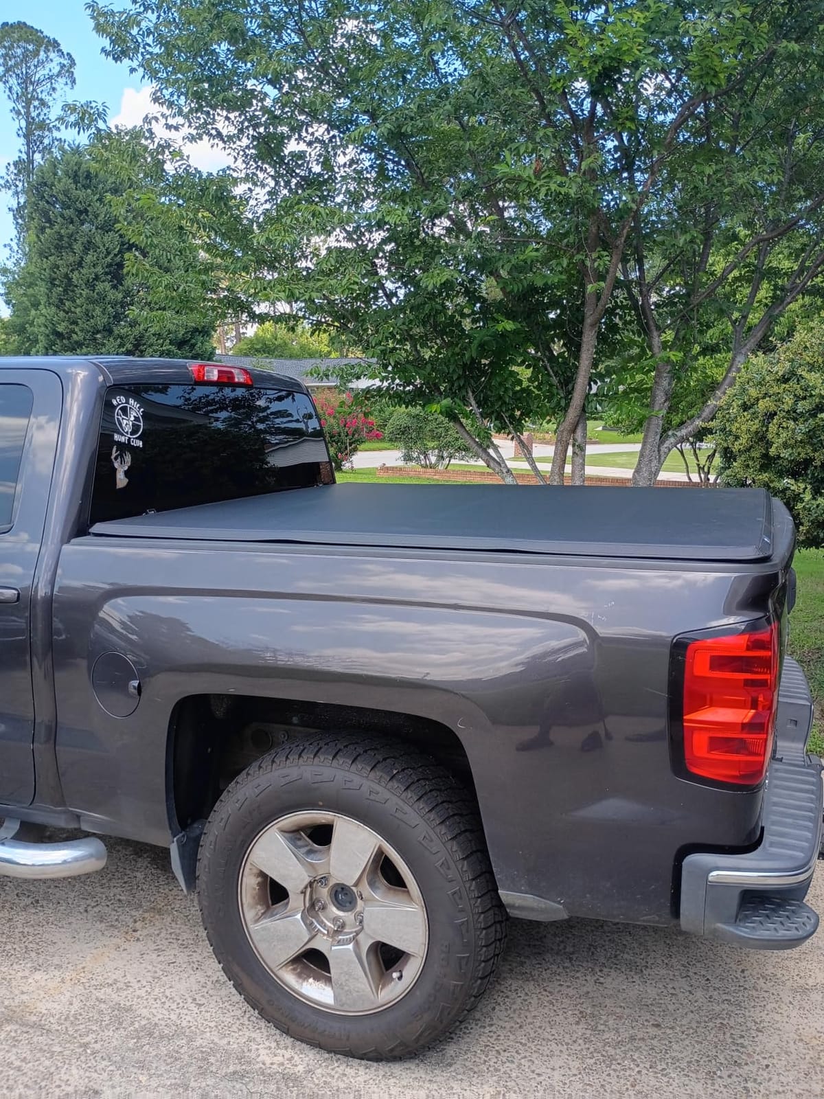 Tyger Auto T3 Soft Tri-Fold Truck Bed Tonneau Cover Compatible with 2014-2018 Chevy Silverado / GMC Sierra 1500; 2015-2019 2500HD 3500HD; 2019 LD/Limited Only | Fleetside 6'6