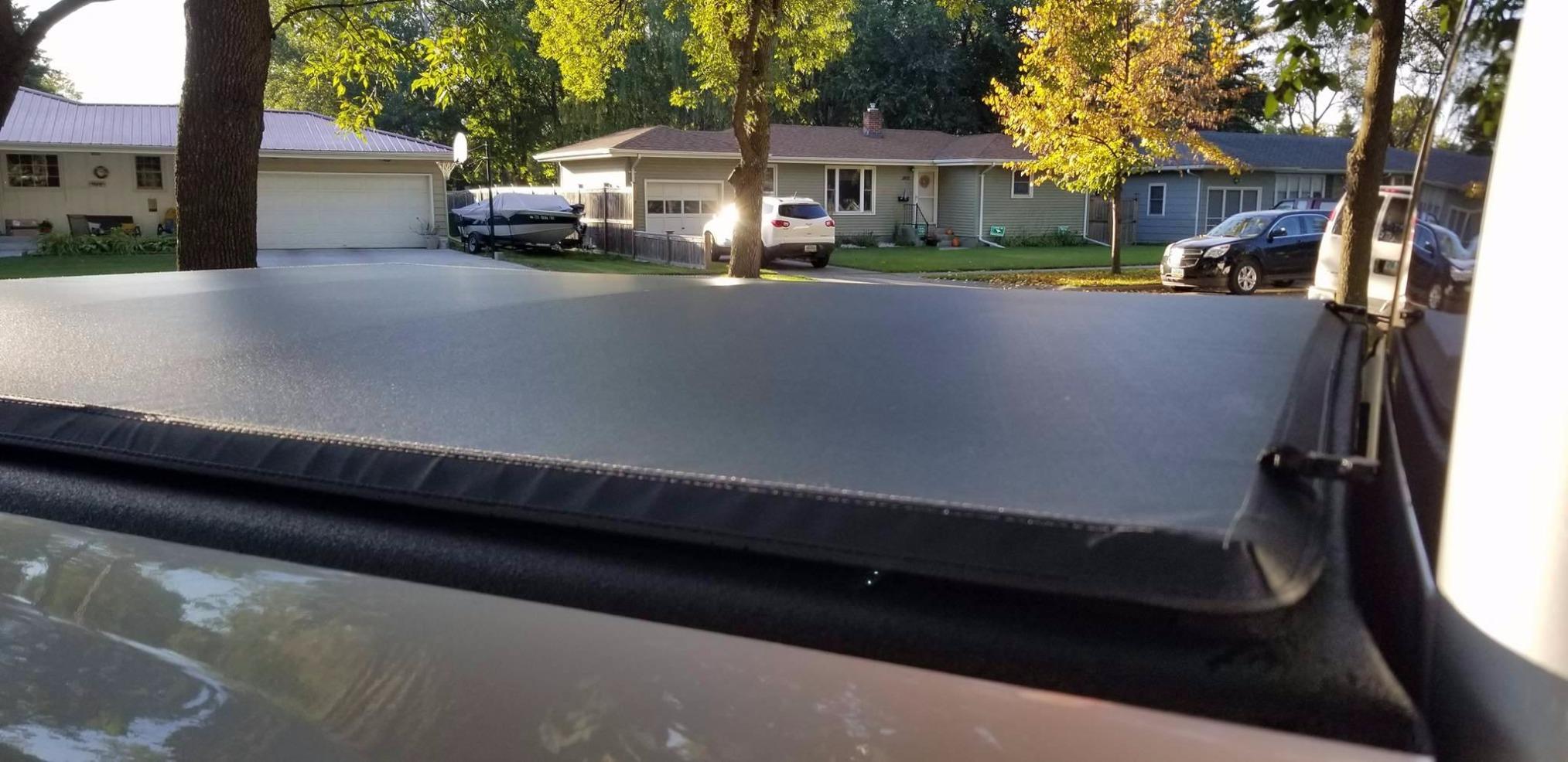 Tyger Auto T3 Soft Tri-Fold Truck Bed Tonneau Cover Compatible with 1988-2006 Chevy Silverado / GMC Sierra 1500 2500 HD 3500 HD | 2007 Classic ONLY | Fleetside 8' Bed (97