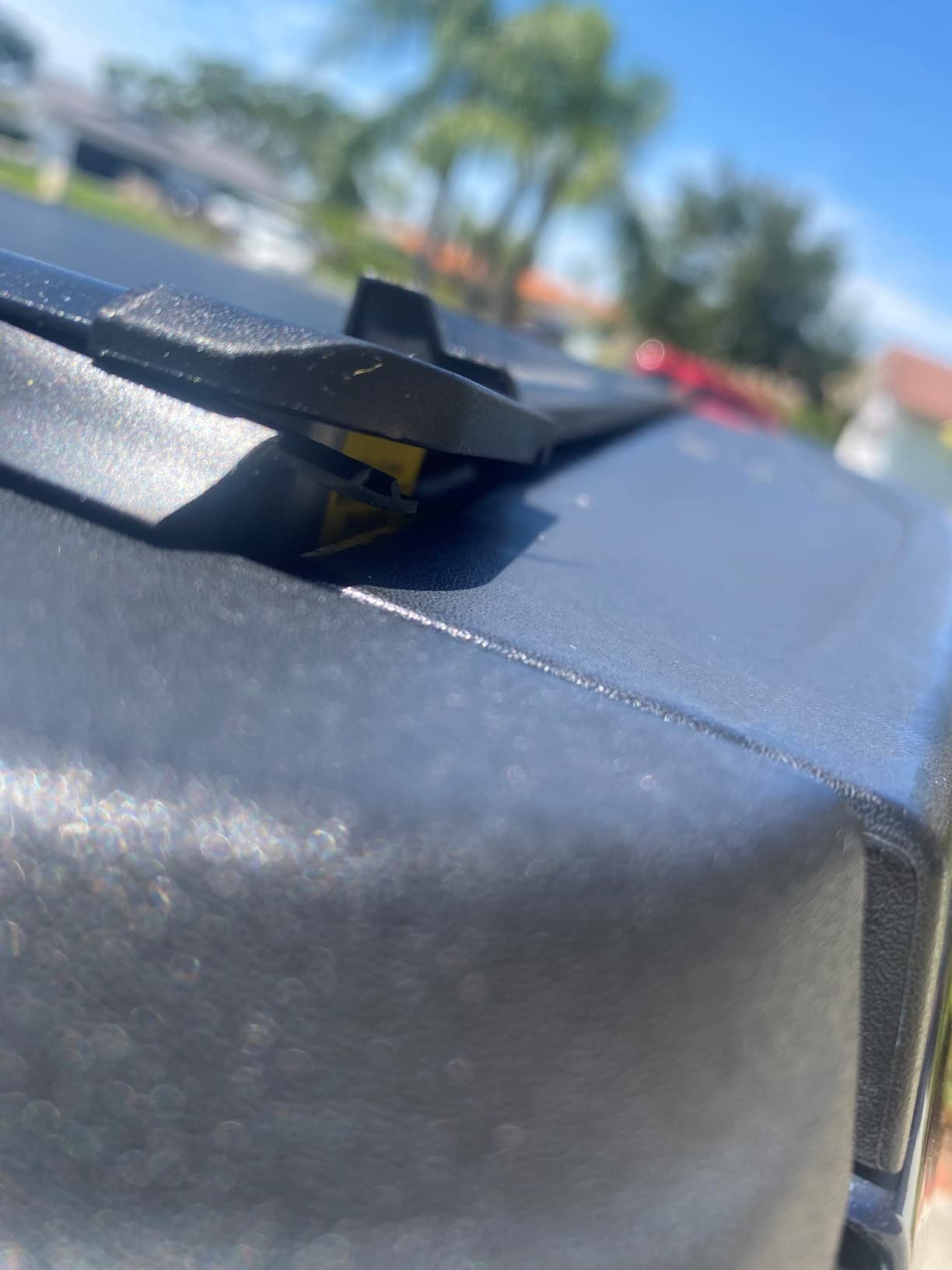 Roll-N-Lock M-Series Retractable Truck Bed Tonneau Cover | LG101M | Fits 2015 - 2020 Ford F-150 5' 7