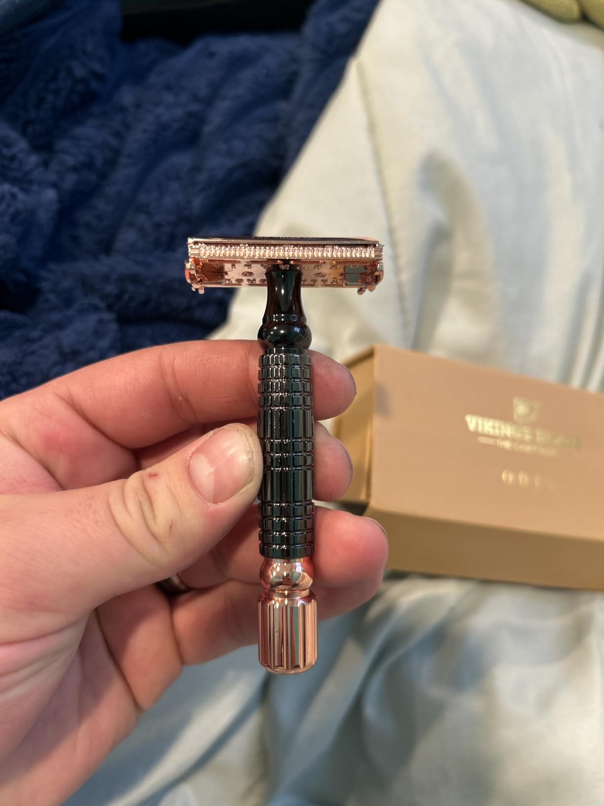 VIKINGS BLADE Double Edge Safety Razor for Men + 5 Swedish Steel Blades + Luxury Case. Smooth, Reusable, Eco-Friendly (The Chieftain) customer photo 2