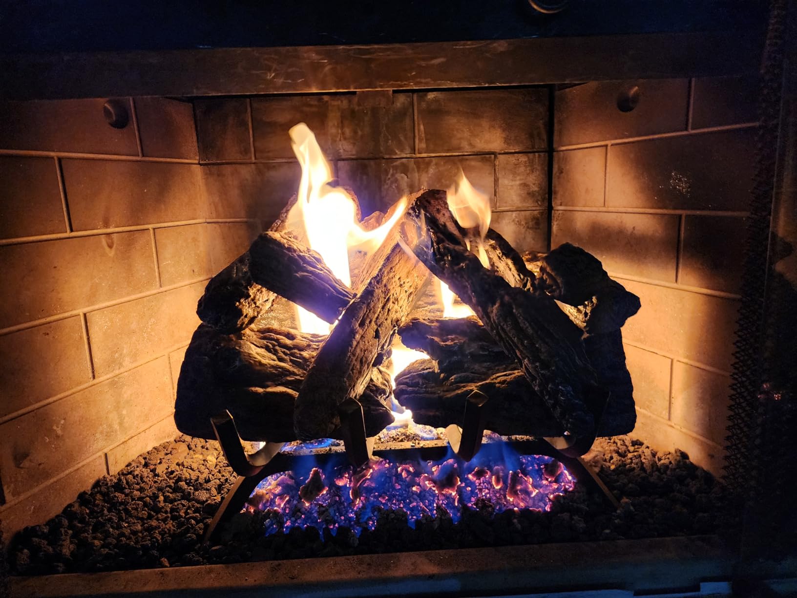 Duluth Forge Vented Natural Gas Fireplace Log Set - 24 in., 55,000 BTU, Match Light, Heartland Oak - Model# FNVL24-1 customer photo 1