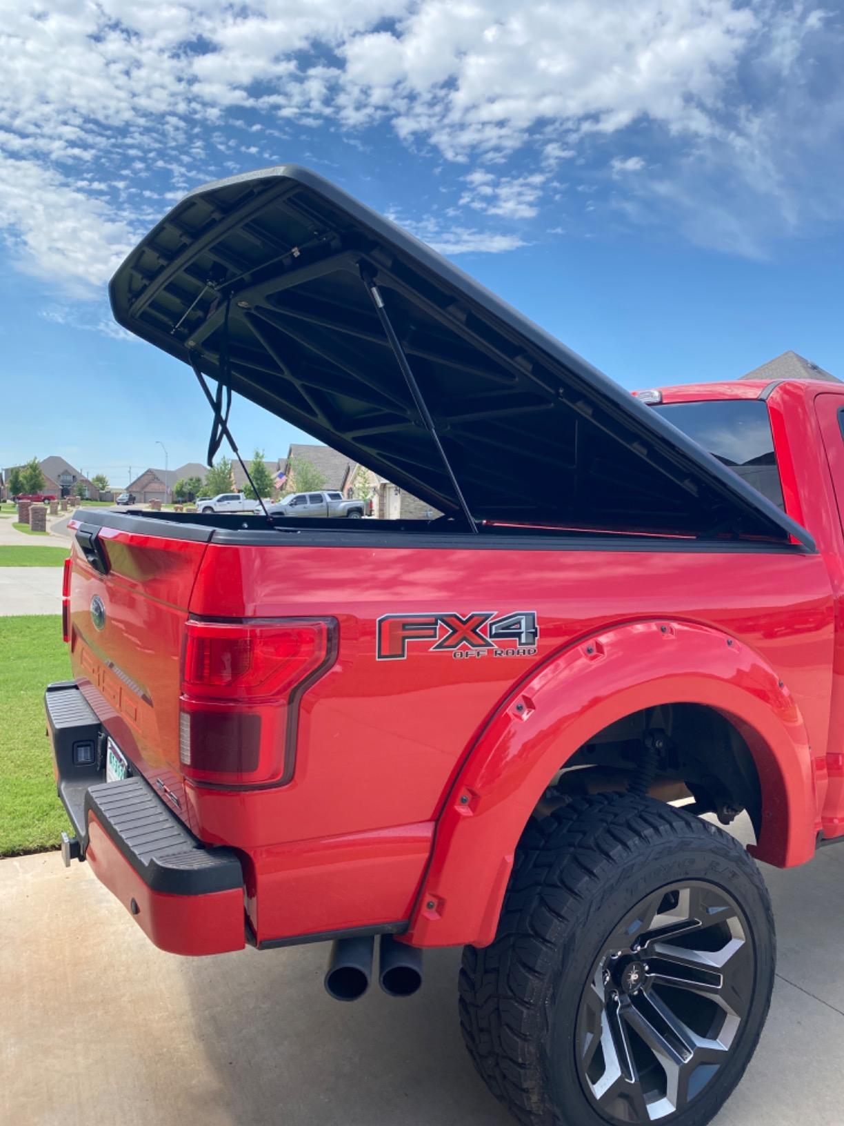 RealTruck UnderCover SE One-Piece Truck Bed Tonneau Cover | UC2156 | Fits 2015 - 2020 Ford F-150 5' 7