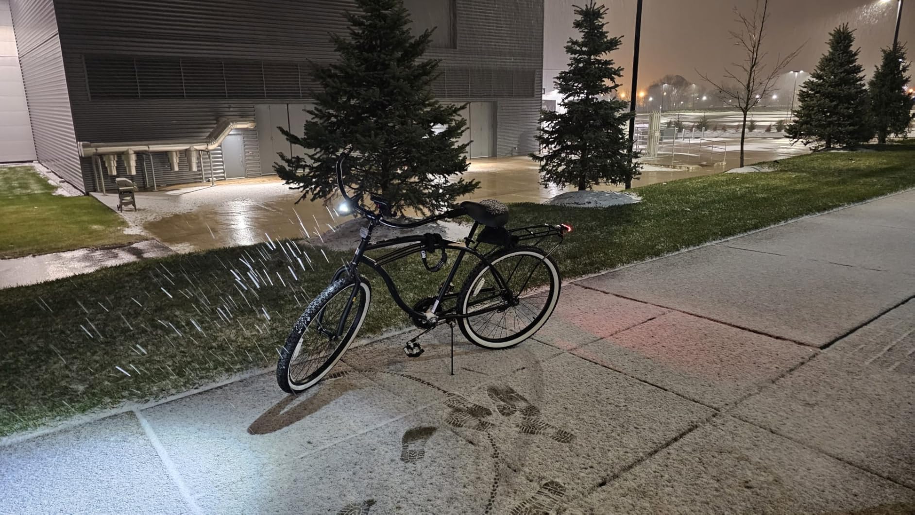 sixthreezero Around The Block Men's Beach Cruiser Bike, Hybrid Bicycle with Rear Rack customer photo 1