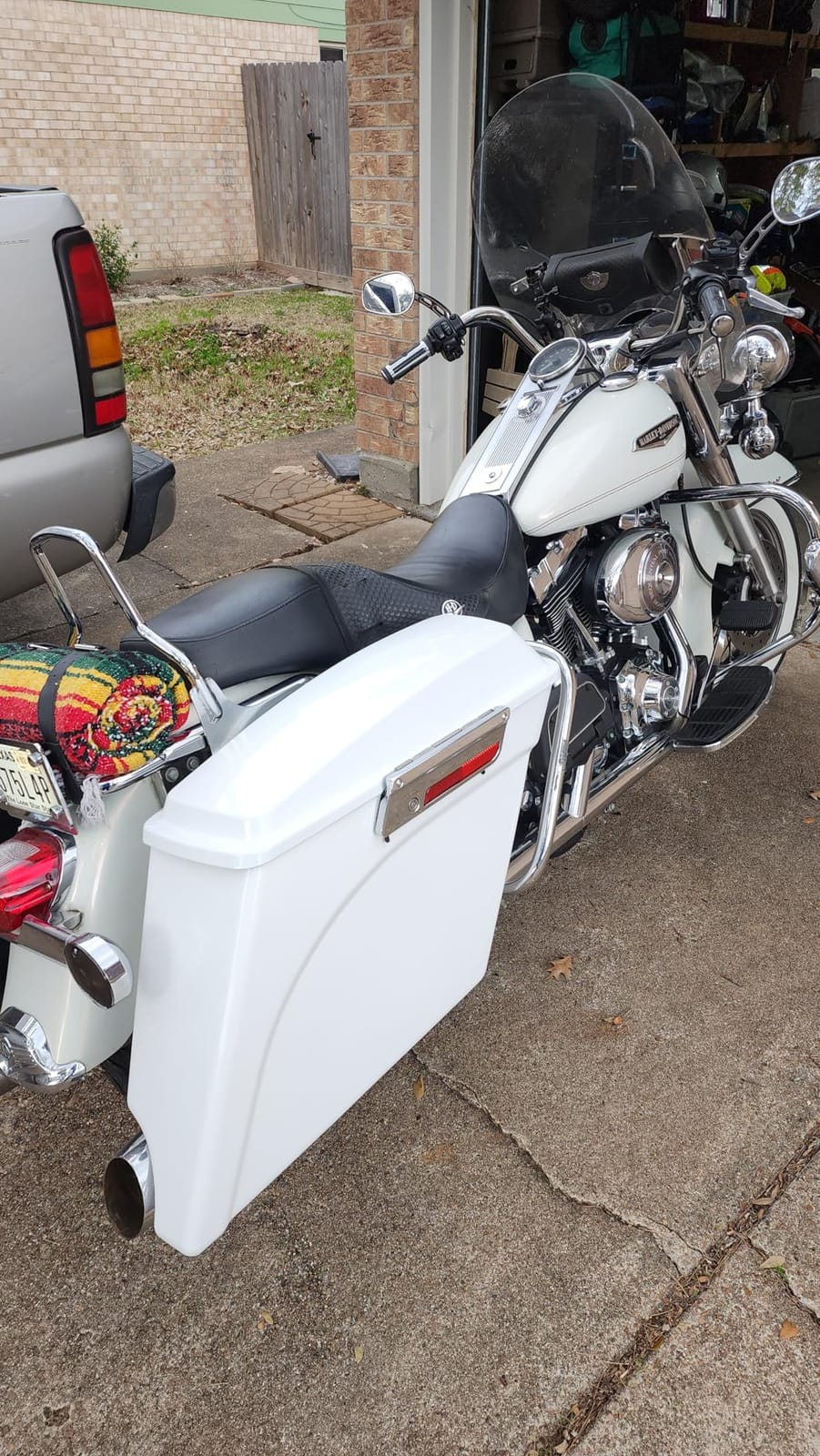 XFMT Motorcycle Stretched Saddlebags Vivid Black 5
