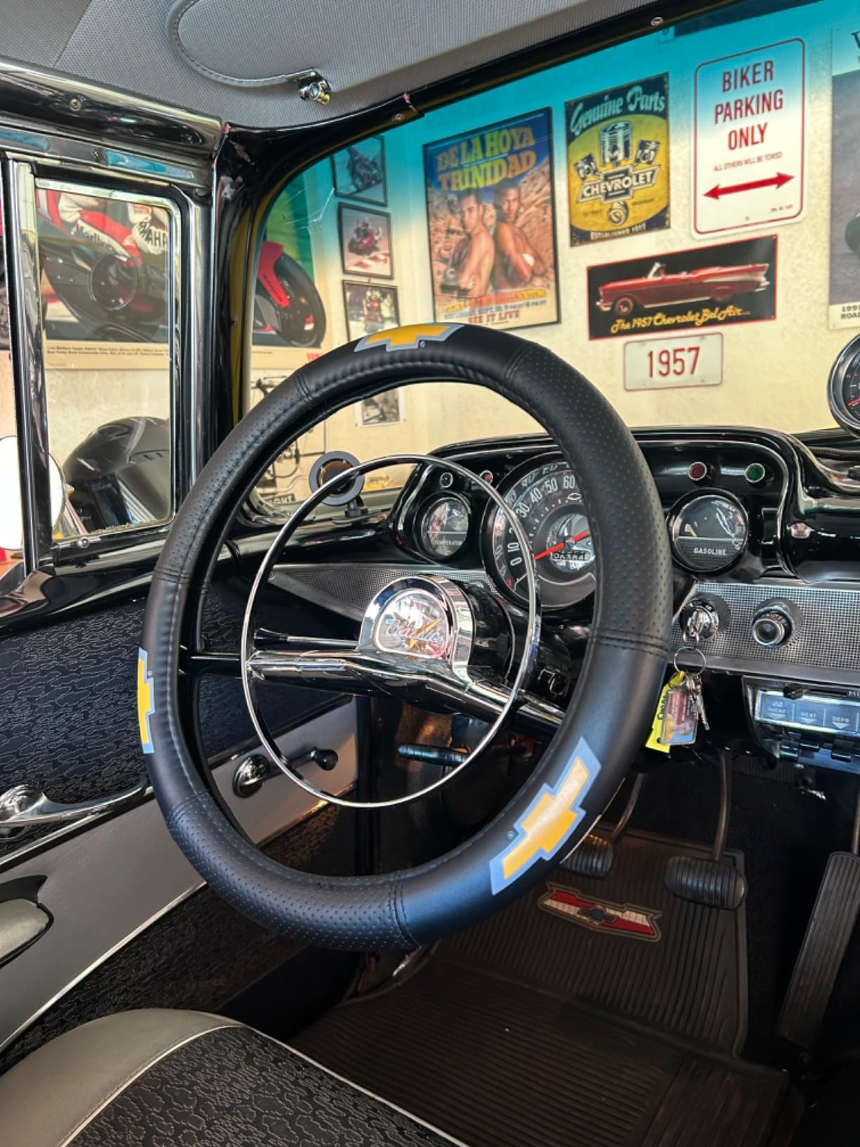 Plasticolor 006727R03 Elite Speed Grip Steering Wheel Cover Compatible with Chevy customer photo 2