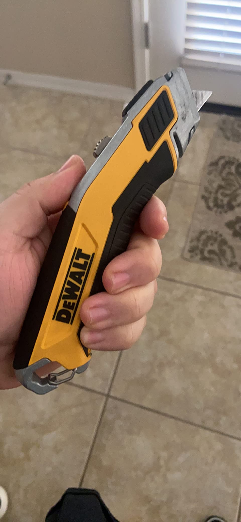 DEWALT DWHT10295 Premium Utility Knife customer photo 1