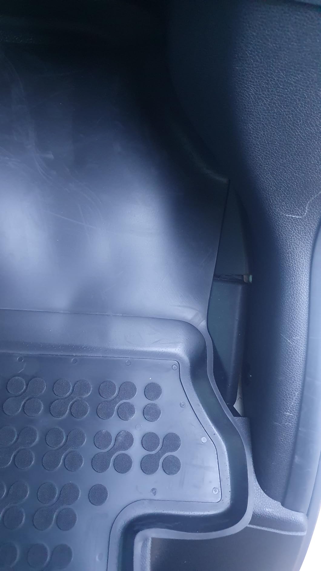 Rezaw-Plast Rubber Van Mat for 2007-2024 Mercedes Benz Sprinter Floor Mats 1st Row/Cargo Version/Custom Fit Tailored 1500/2500/3500/4500 Black customer photo 1