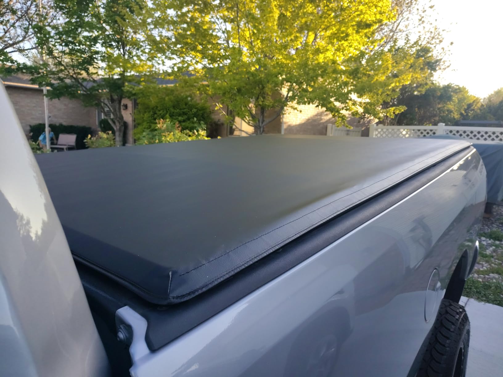 Tyger Auto T1 Soft Roll-up Truck Bed Tonneau Cover Compatible with 2009-2018 Dodge Ram 1500; 2010-2026 2500 3500; 2019-2024 Classic | 6'4