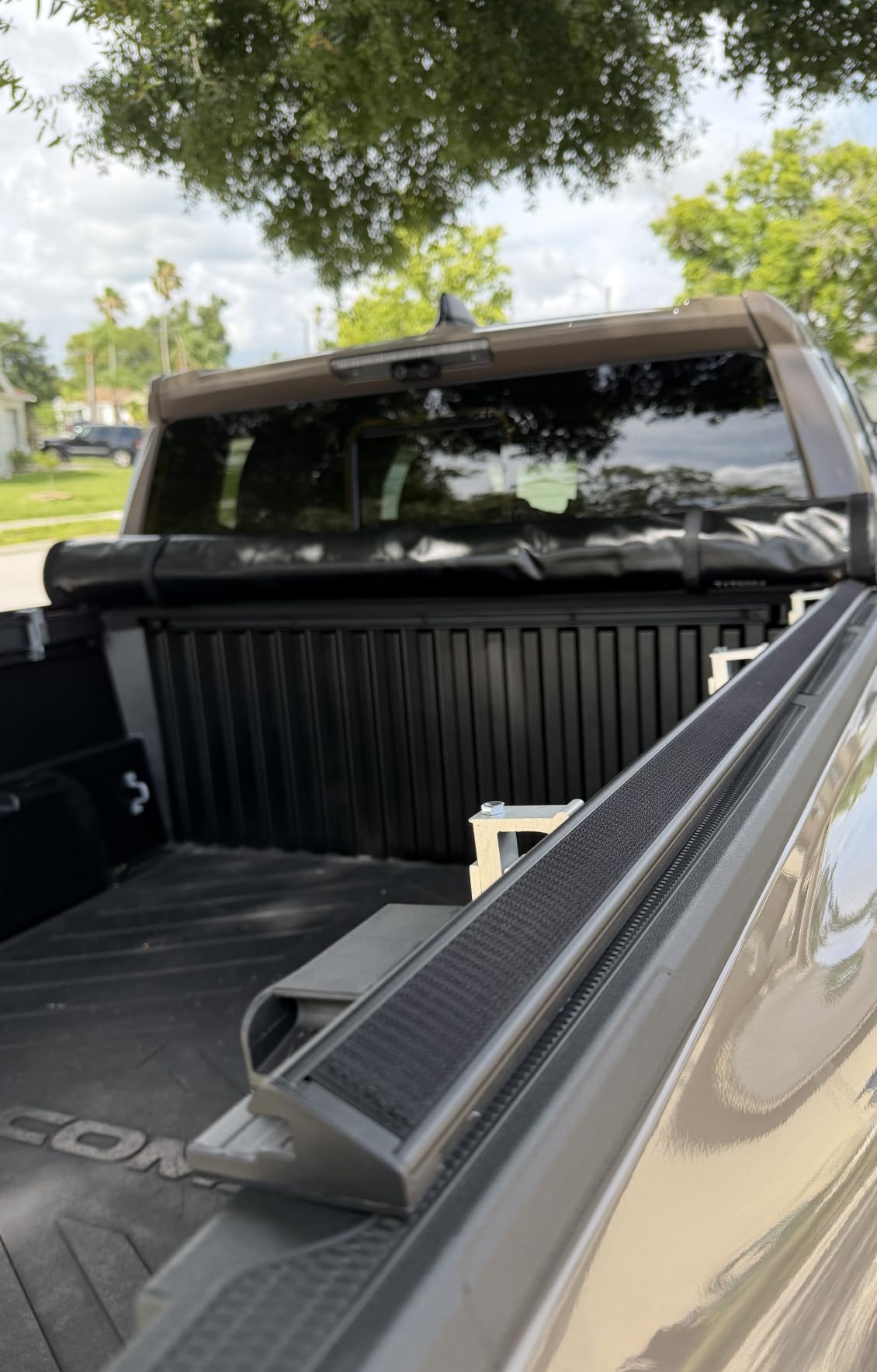 Tyger Auto T1 Soft Roll-up Truck Bed Tonneau Cover Compatible with 2005-2015 Toyota Tacoma | 6' (74