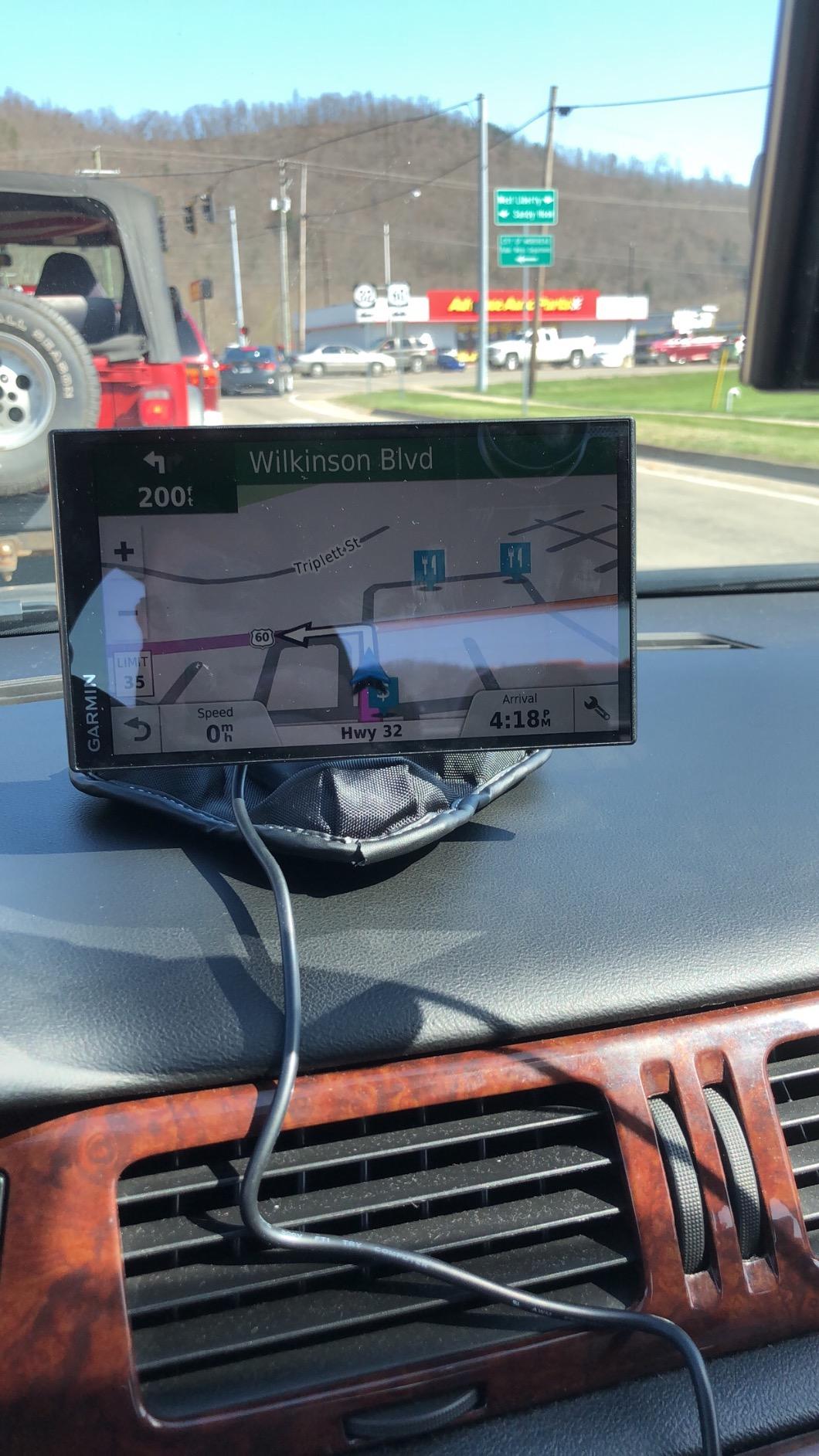 Garmin DriveSmart 61 NA LMT-S with Lifetime Maps/Traffic, Live Parking, Bluetooth,WiFi, Smart Notifications, Voice Activation, Driver Alerts, TripAdvisor, Foursquare customer photo 2