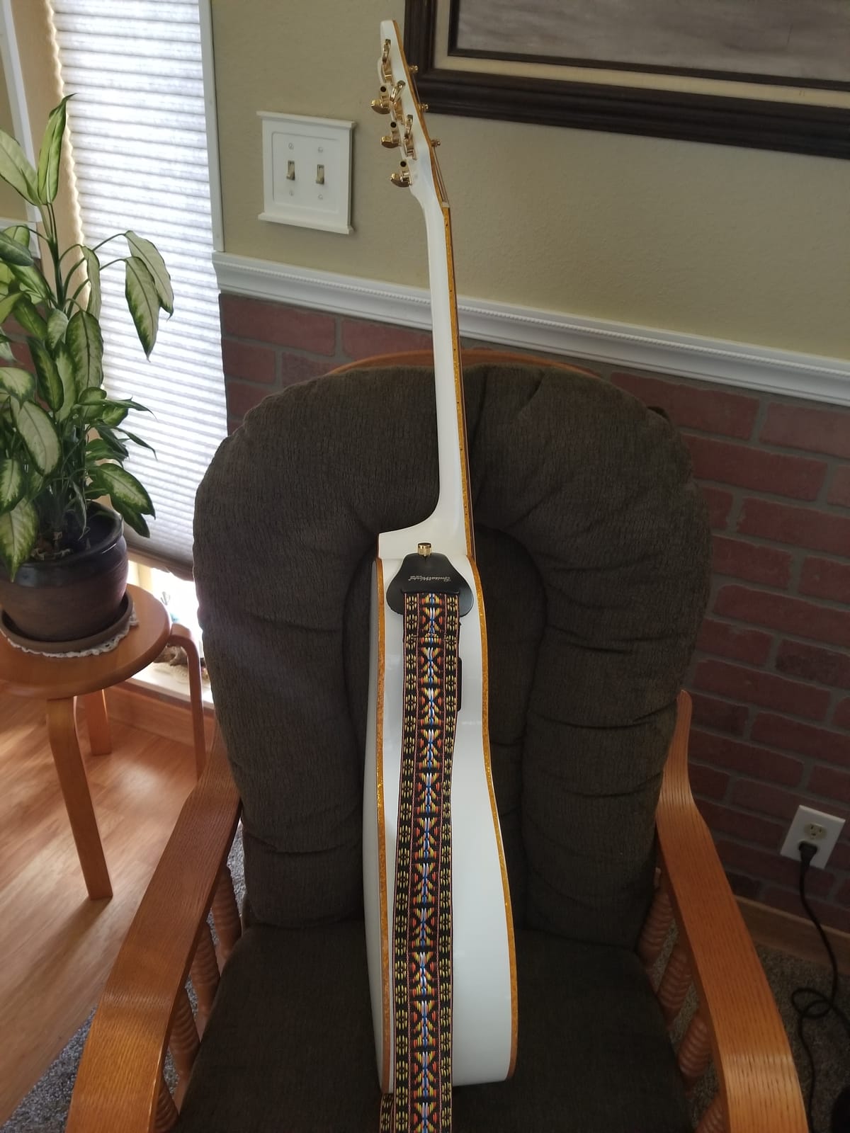Gretsch G5021WPE Penguin Parlor Acoustic Electric Jumbo Non-Cutaway White w/Fishman Pickup System customer photo 2