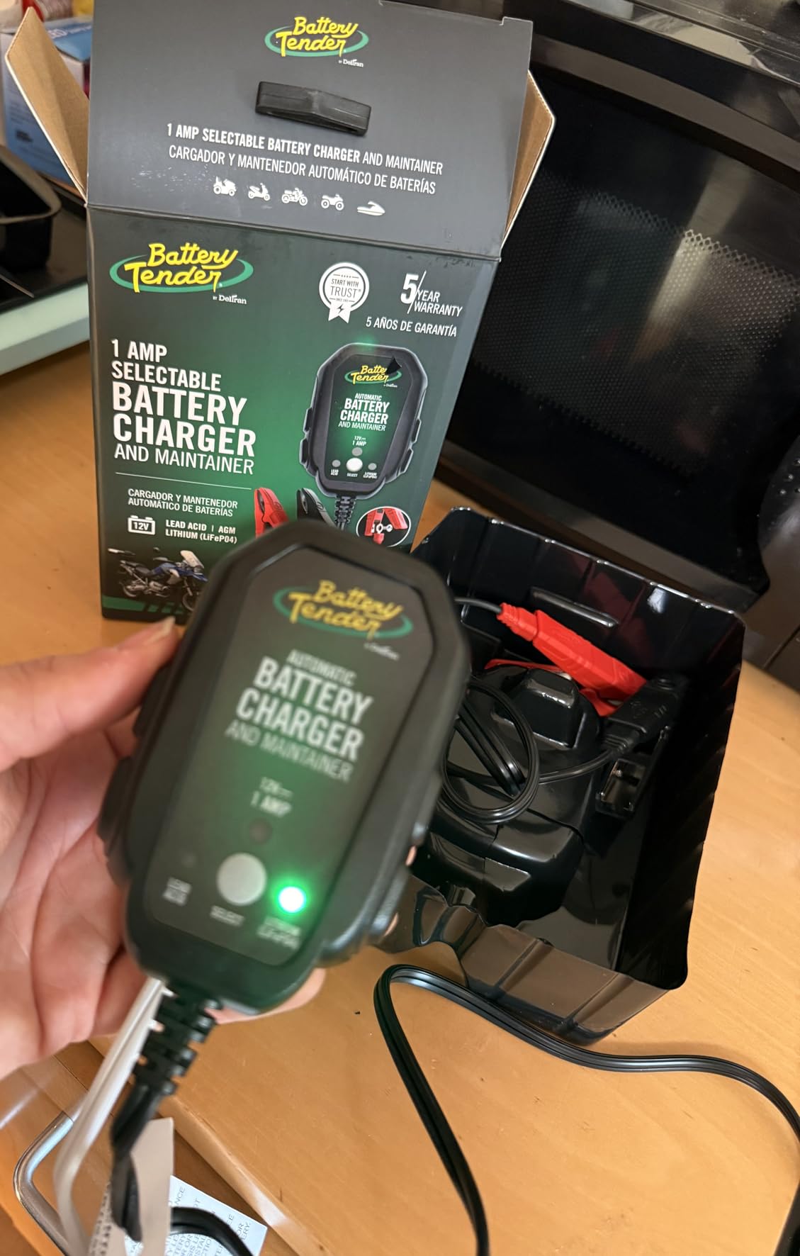 Battery Tender Junior 12V, 800mA Battery Charger and Maintainer for Lead Acid and Lithium Batteries - Switchable Battery Charger for Powersports - 022-0199-DL-WH customer photo 1