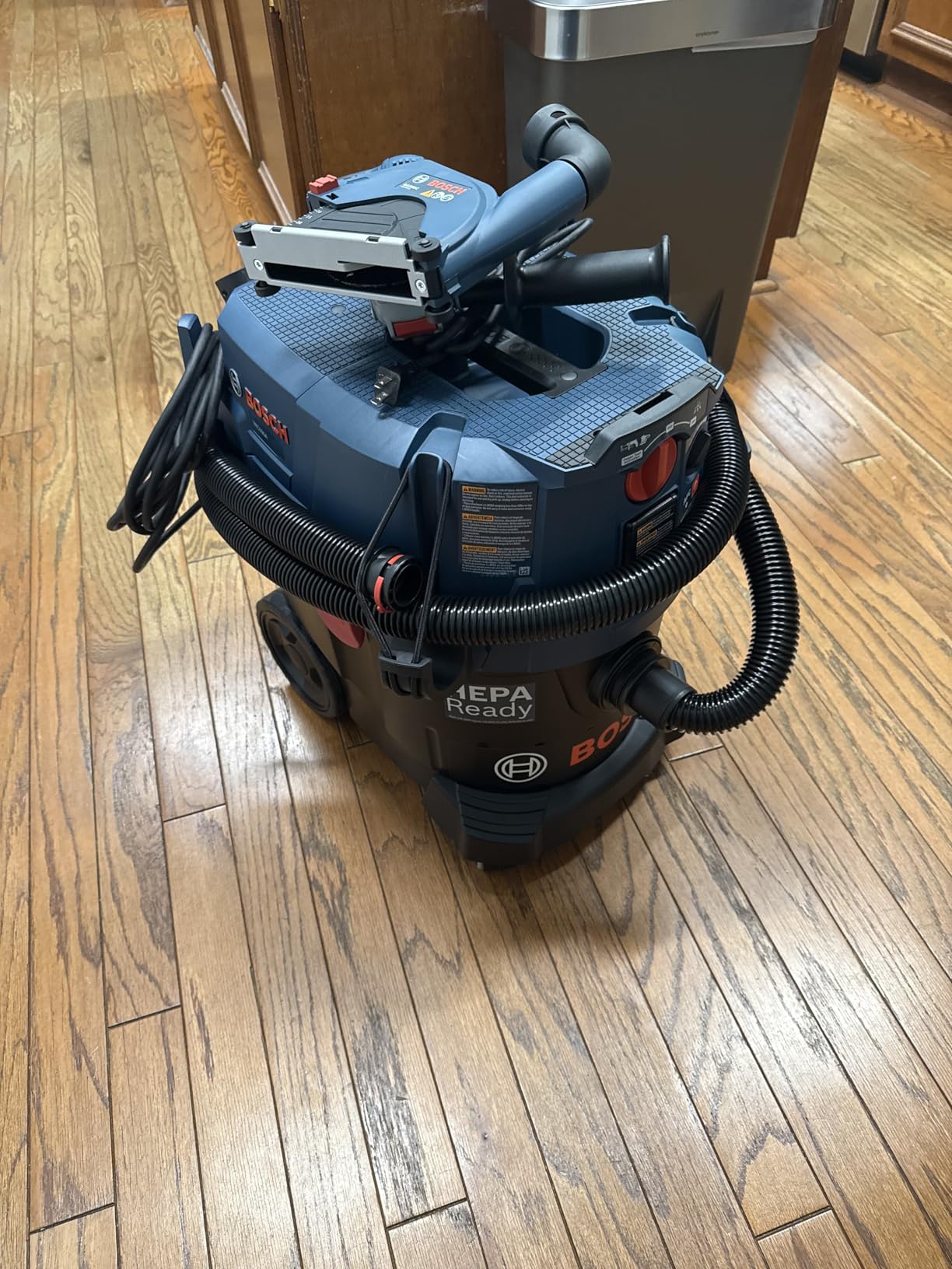 Bosch VAC090AH 9 Gallon Dust Extractor with Auto Filter for Grinder 1773AK | Power Tool Activation | Dust Control System | Jobsite Vacuum | Portable Design | Wet/Dry Collection | HEPA Filter System customer photo 2