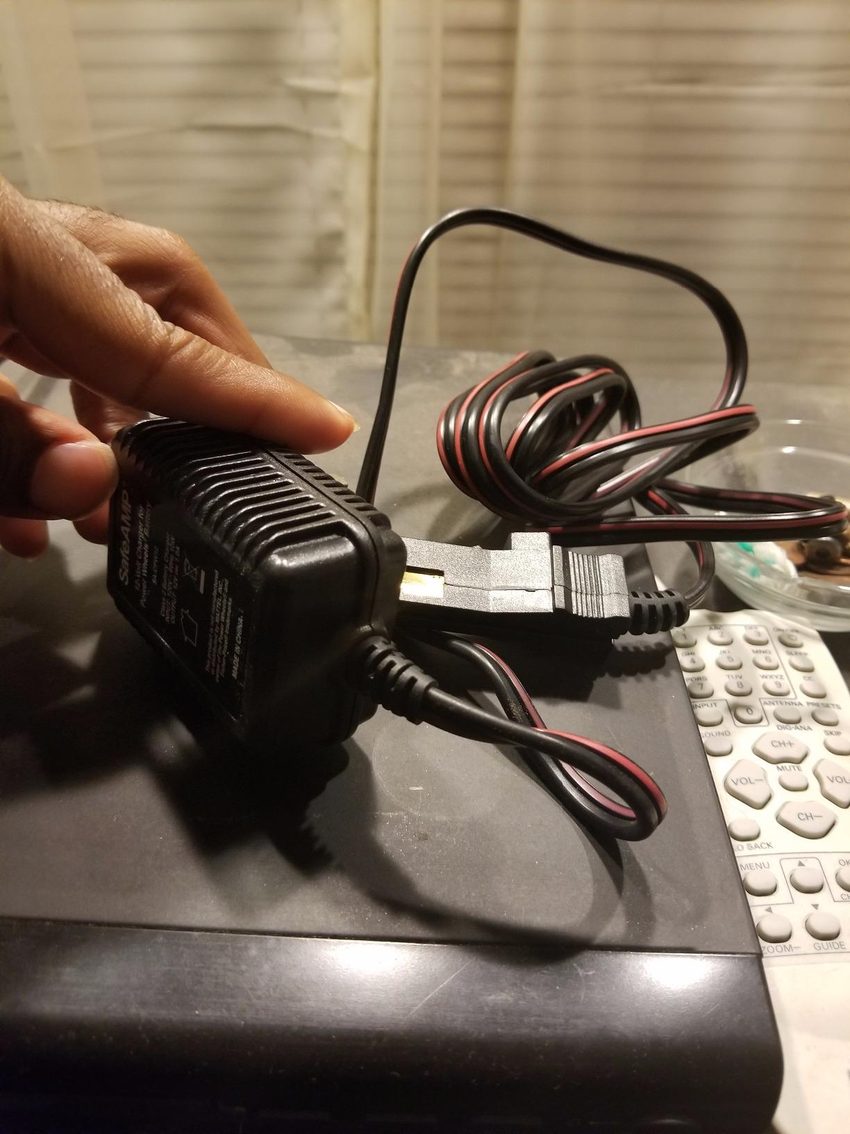SafeAMP 12V Charger for Power Wheels Gray Battery, UL Listed | Compatible with Power Wheels gray/orange top 12V batteries: 1001175653, 00801-0638, 00801-1869 & SA-PW12V. customer photo 2