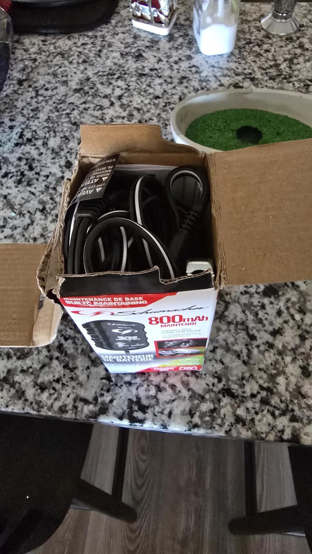 Schumacher Electric 0.8A Car Battery Charger & Maintainer, 12V - SC1299 customer photo 1